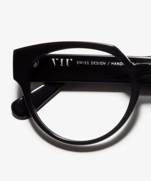 Detail-Bild der Brille The Chic in Farbe Black und Größe Mittel