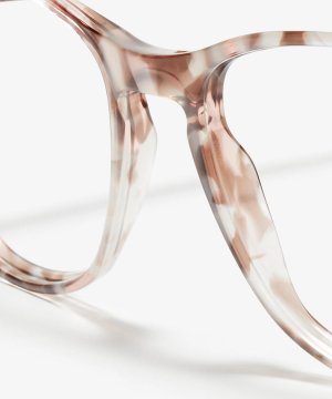 Detail-Bild der Brille The Sassy in Farbe Pastel Havana und Größe Breit