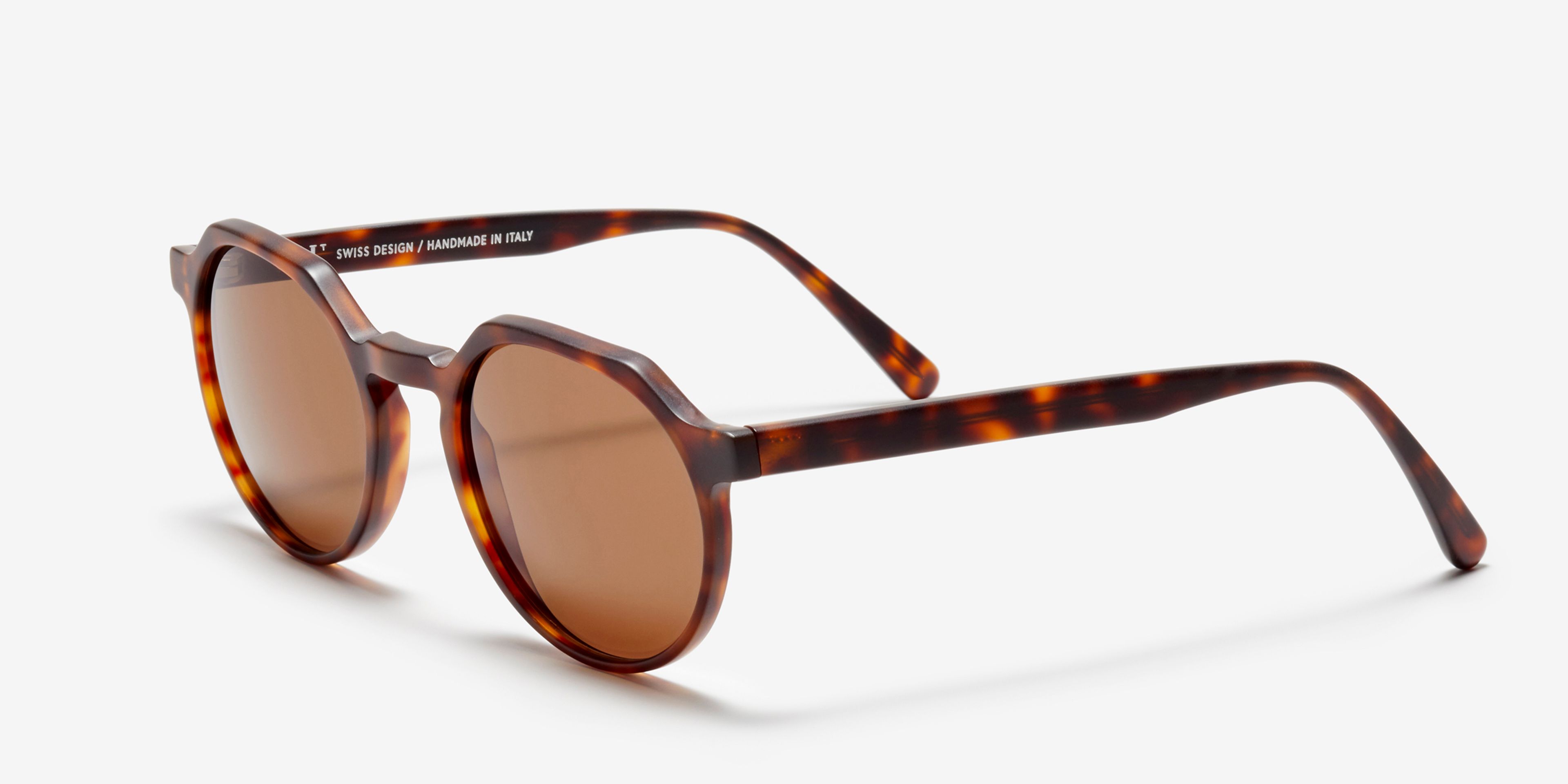 Schräg-Bild der Sonnenbrille The Cultivated in Farbe Tortoise und Größe Mittel