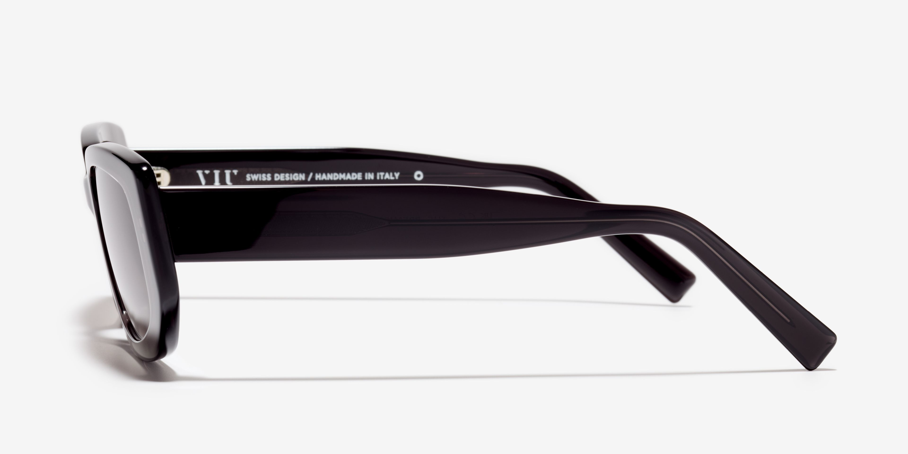 Seite-Bild der Sonnenbrille The Premiere in Farbe Black Transparent und Größe Breit