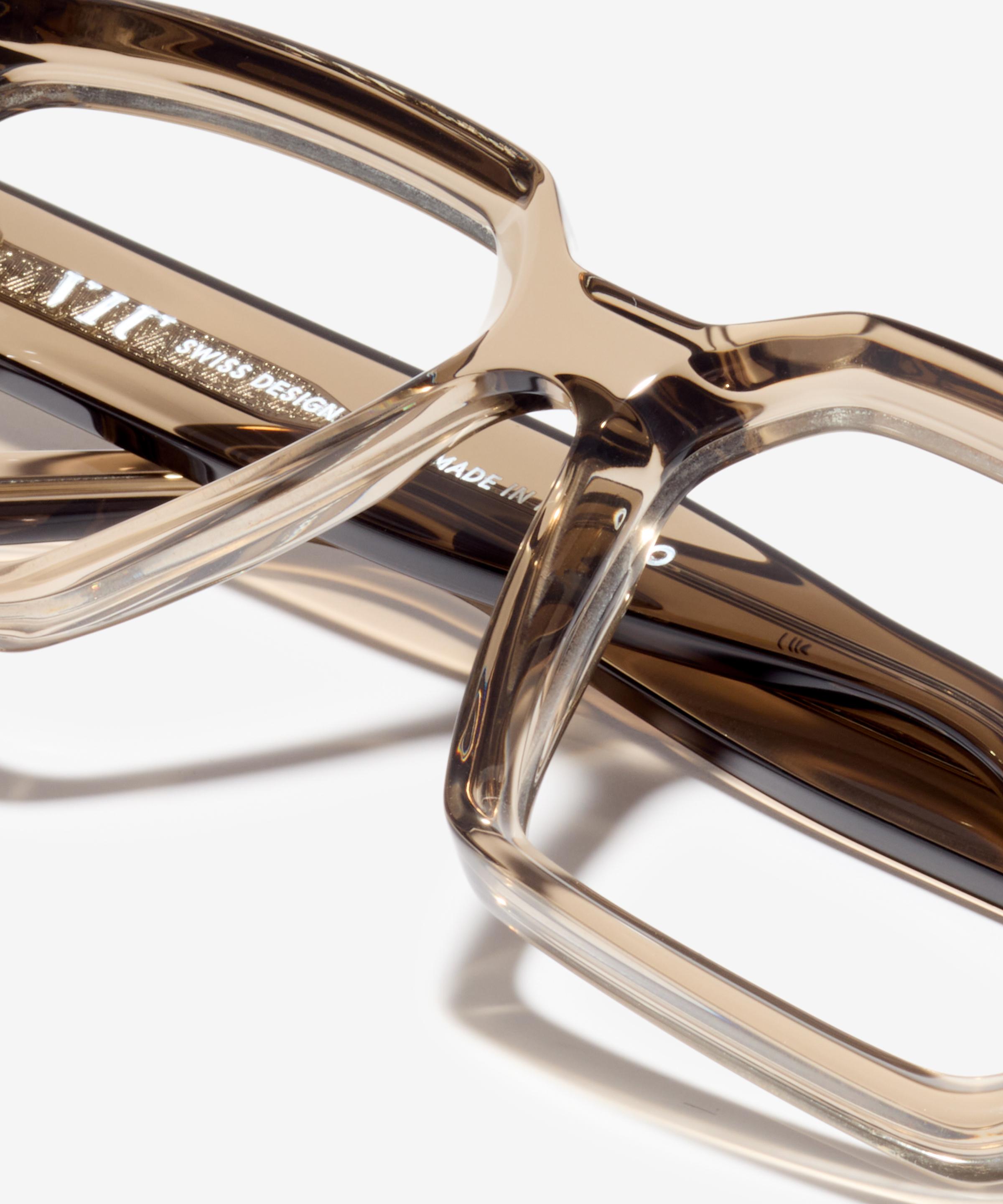 Detail-Bild der Brille The Savage in Farbe Stone Grey Transparent und Größe Breit