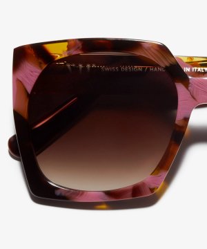 Image Détail de la paire de lunettes de soleil The Daring en couleur Plum Tortoise et taille Moyens