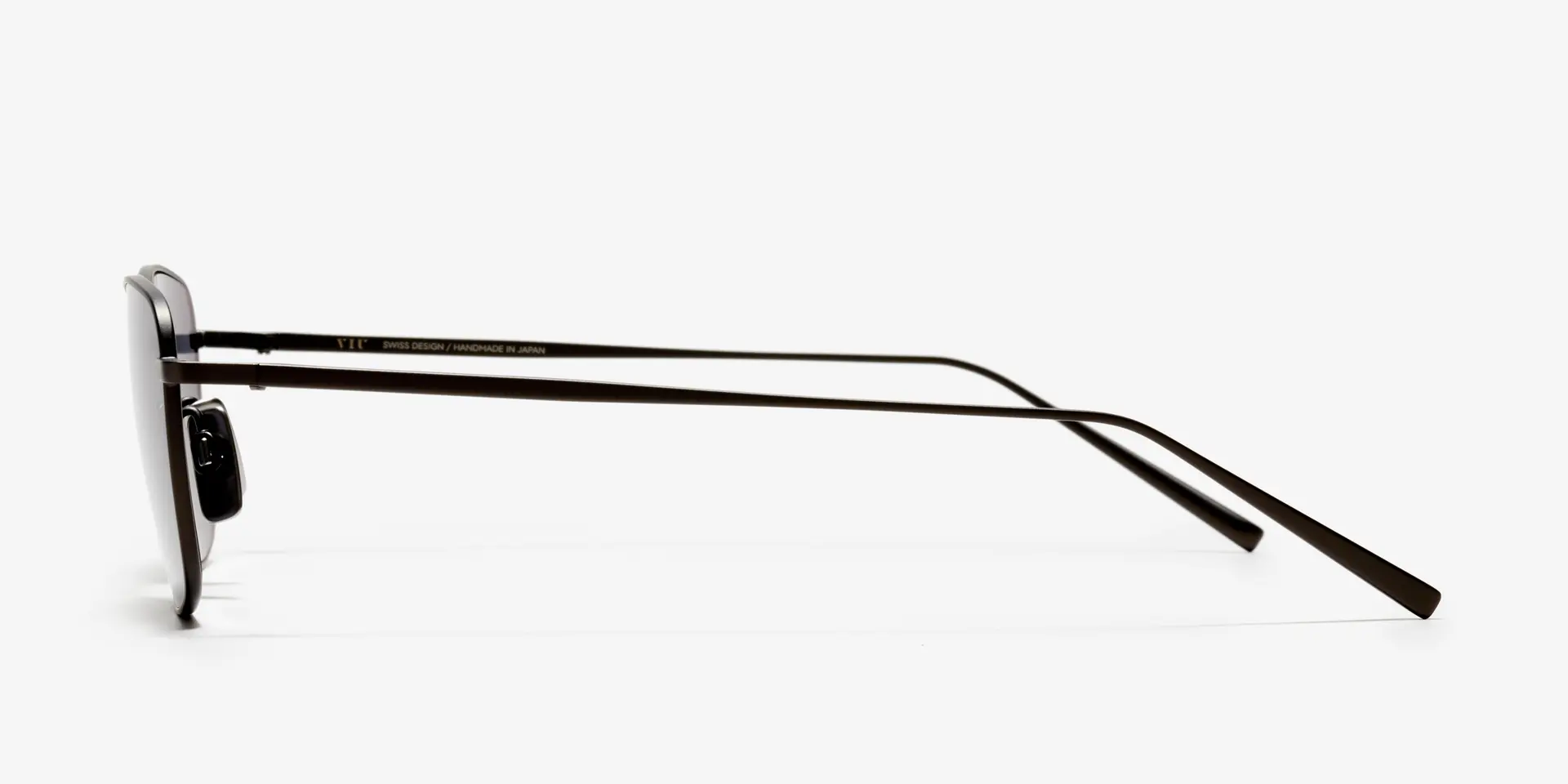 Side image of the sunglasses The Realist in colour Gunmetal and size Wide