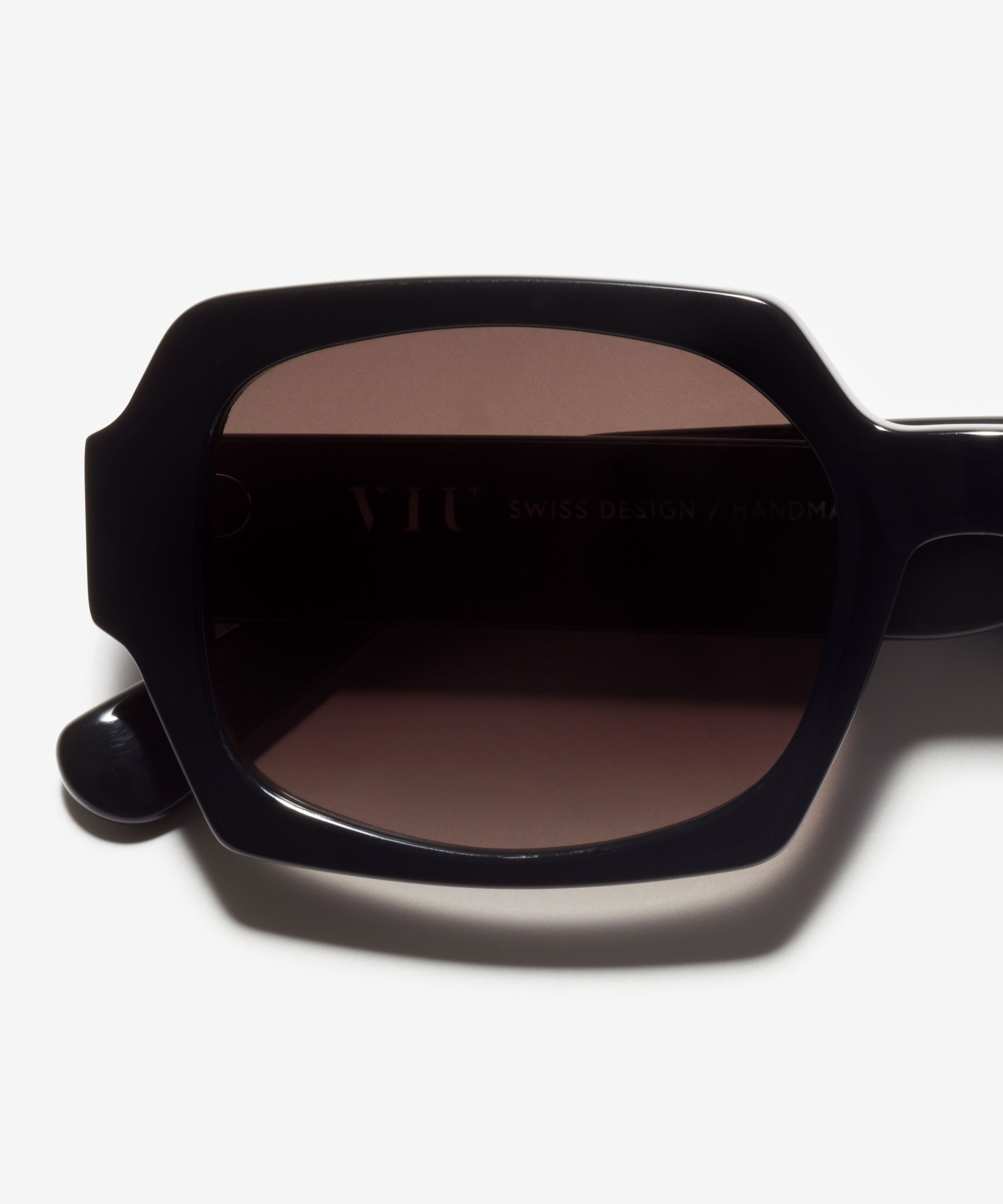 Detail-Bild der Sonnenbrille The Renegade in Farbe Black und Größe Mittel