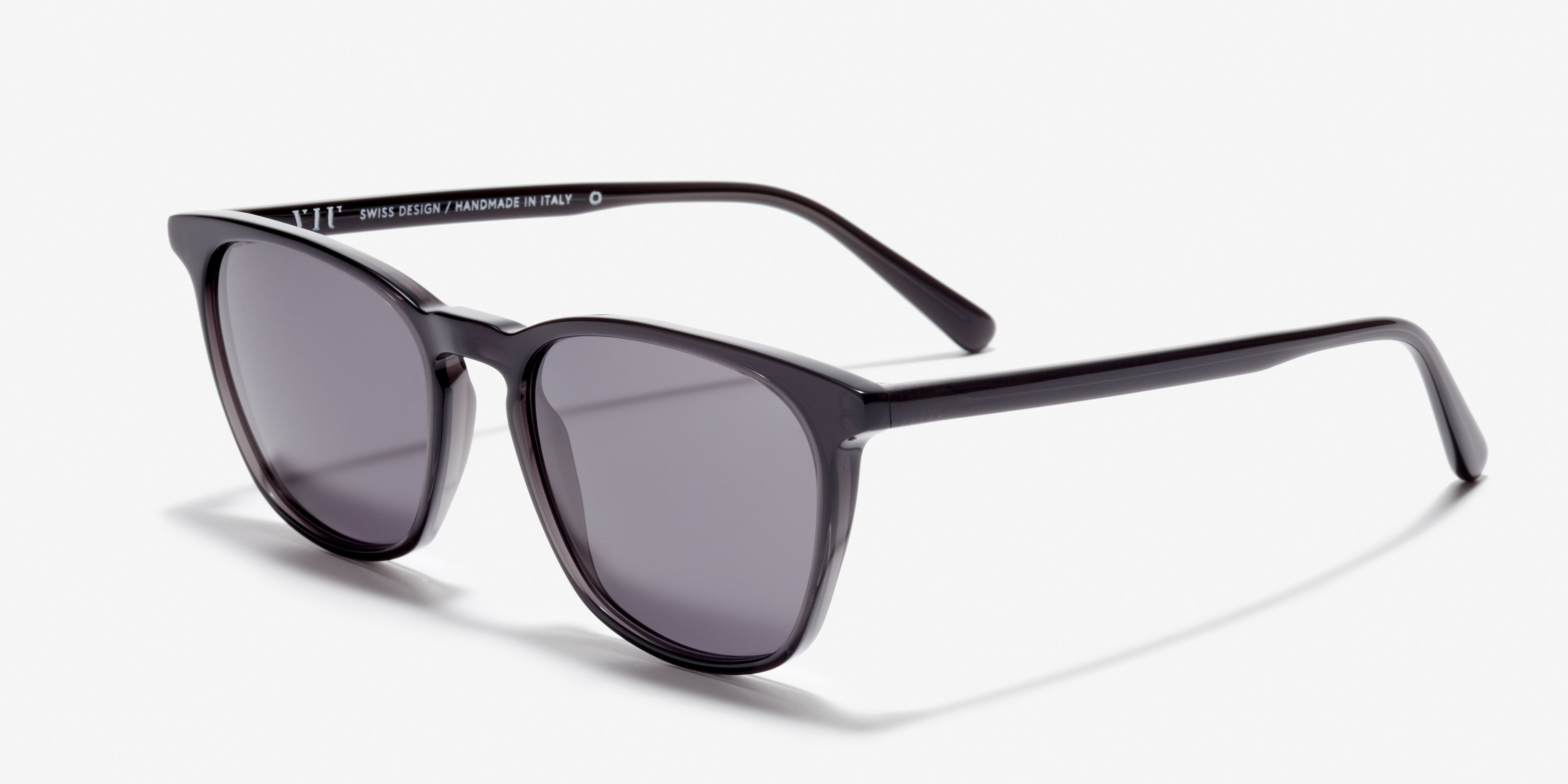 Angle image of the sunglasses The Formal in colour Black Transparent and size Medium