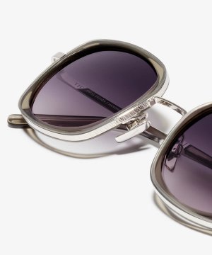 Detail image of the sunglasses The Glamorous Ace II in colour Silver and size Wide