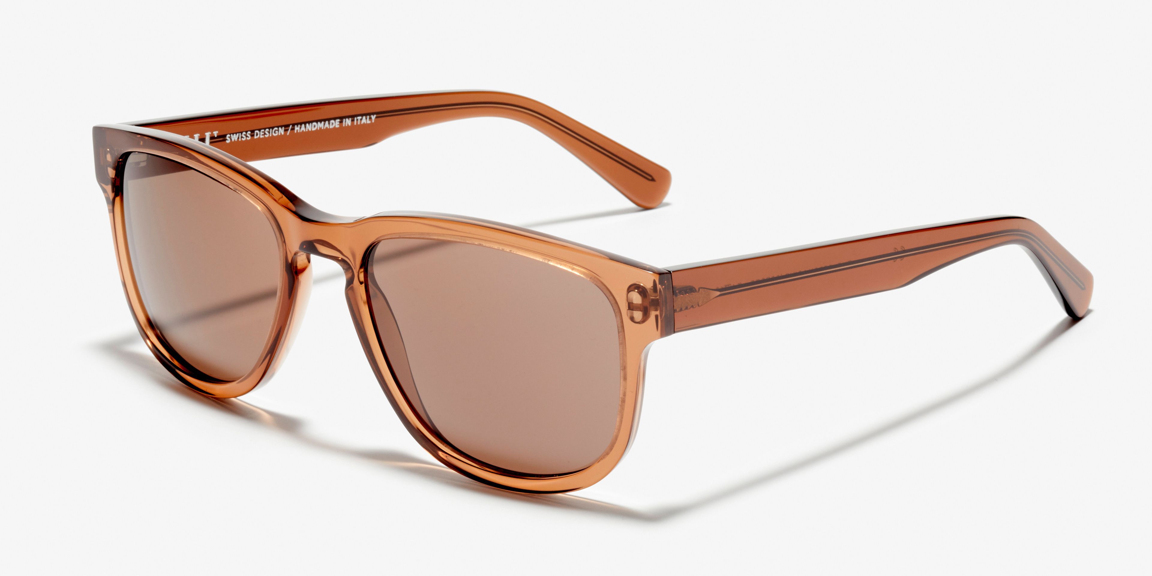 Angle image of the sunglasses The Persuasive in colour Rust and size Wide