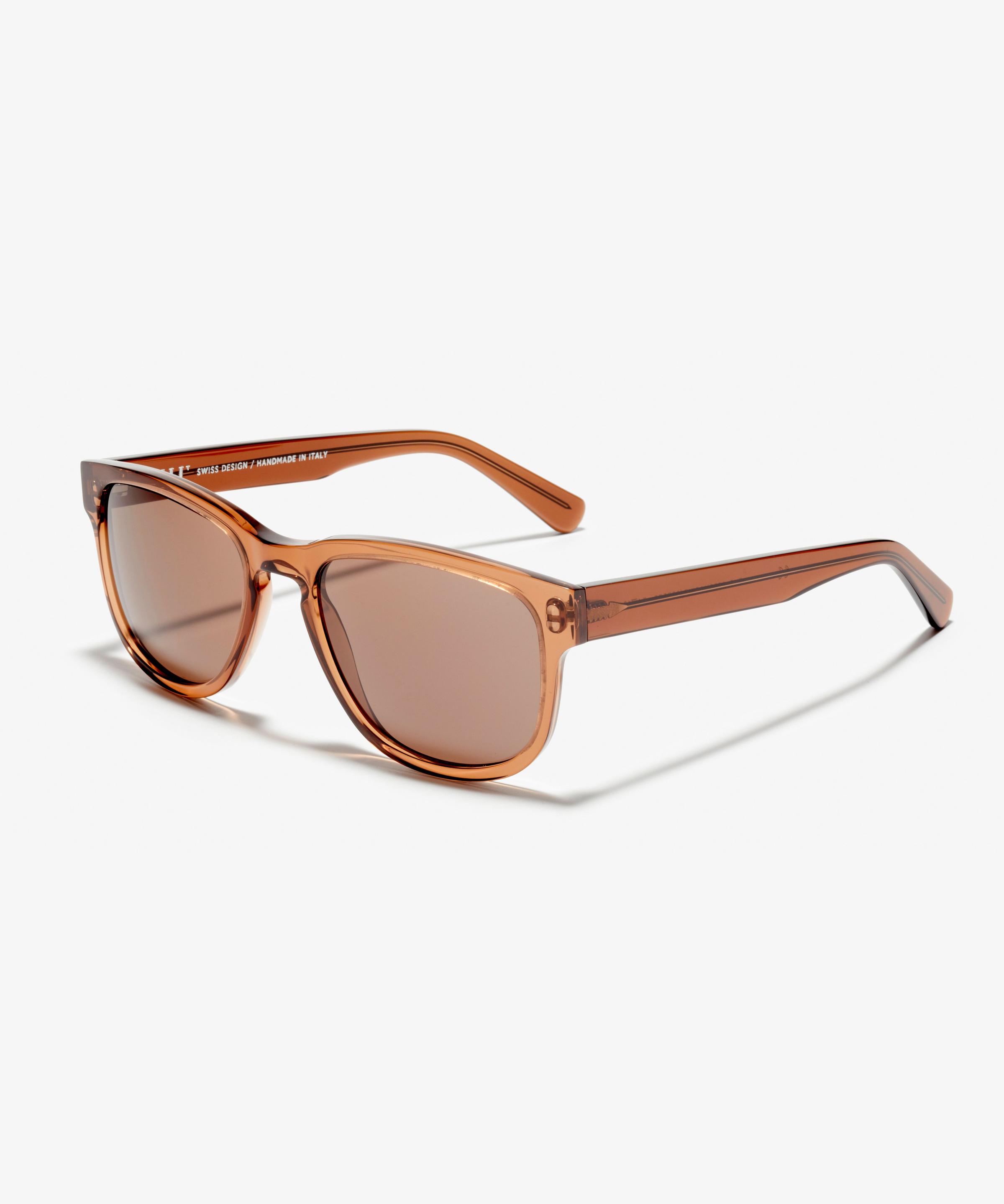 Angle image of the sunglasses The Persuasive in colour Rust and size Wide