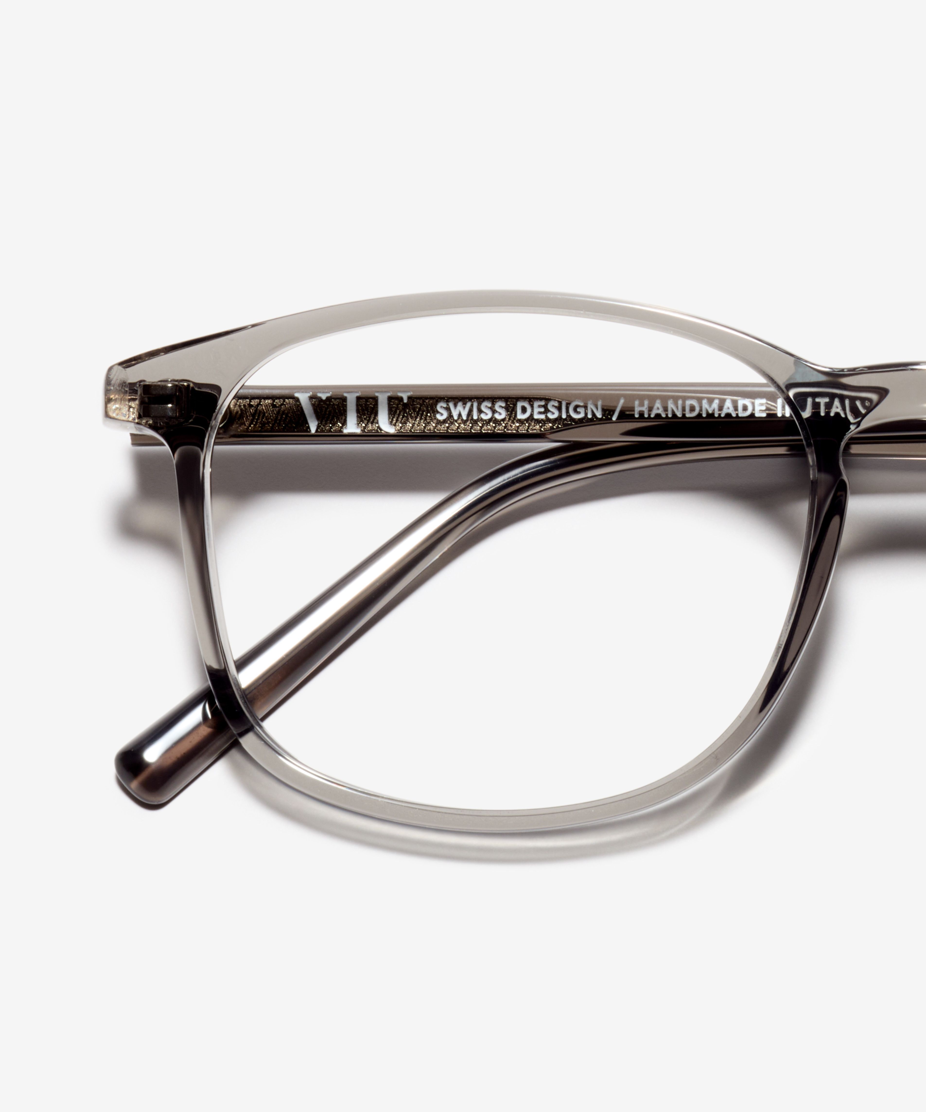 Detail image of the frame The Polished in colour Smoke and size Wide