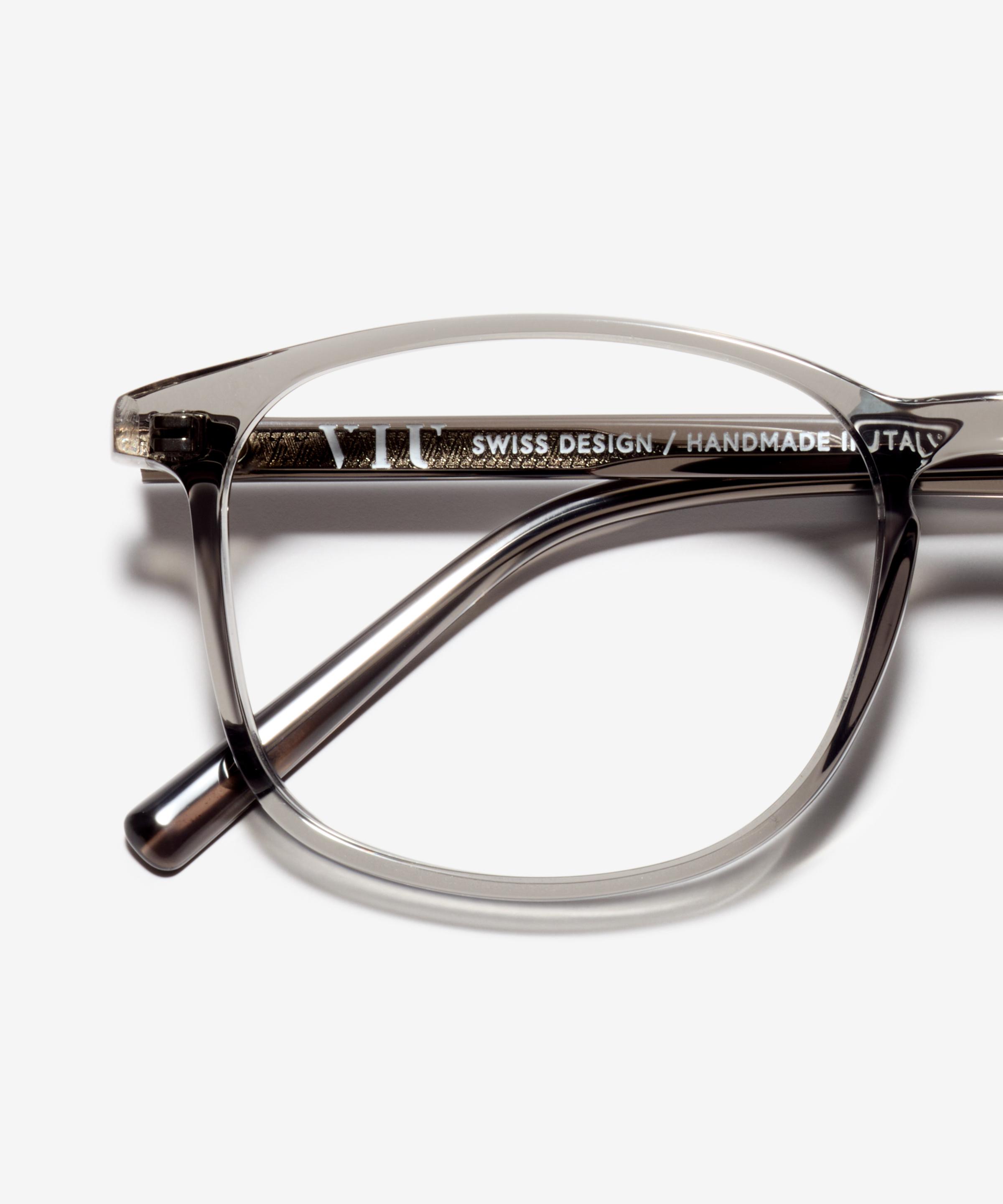 Detail-Bild der Brille The Polished in Farbe Smoke und Grösse Breit