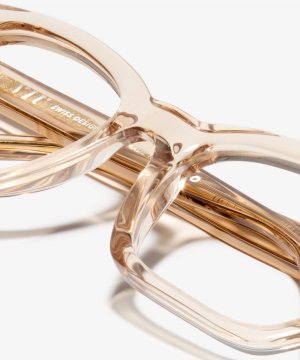 Detail image of the frame The Shade in colour Chardonnay and size Wide