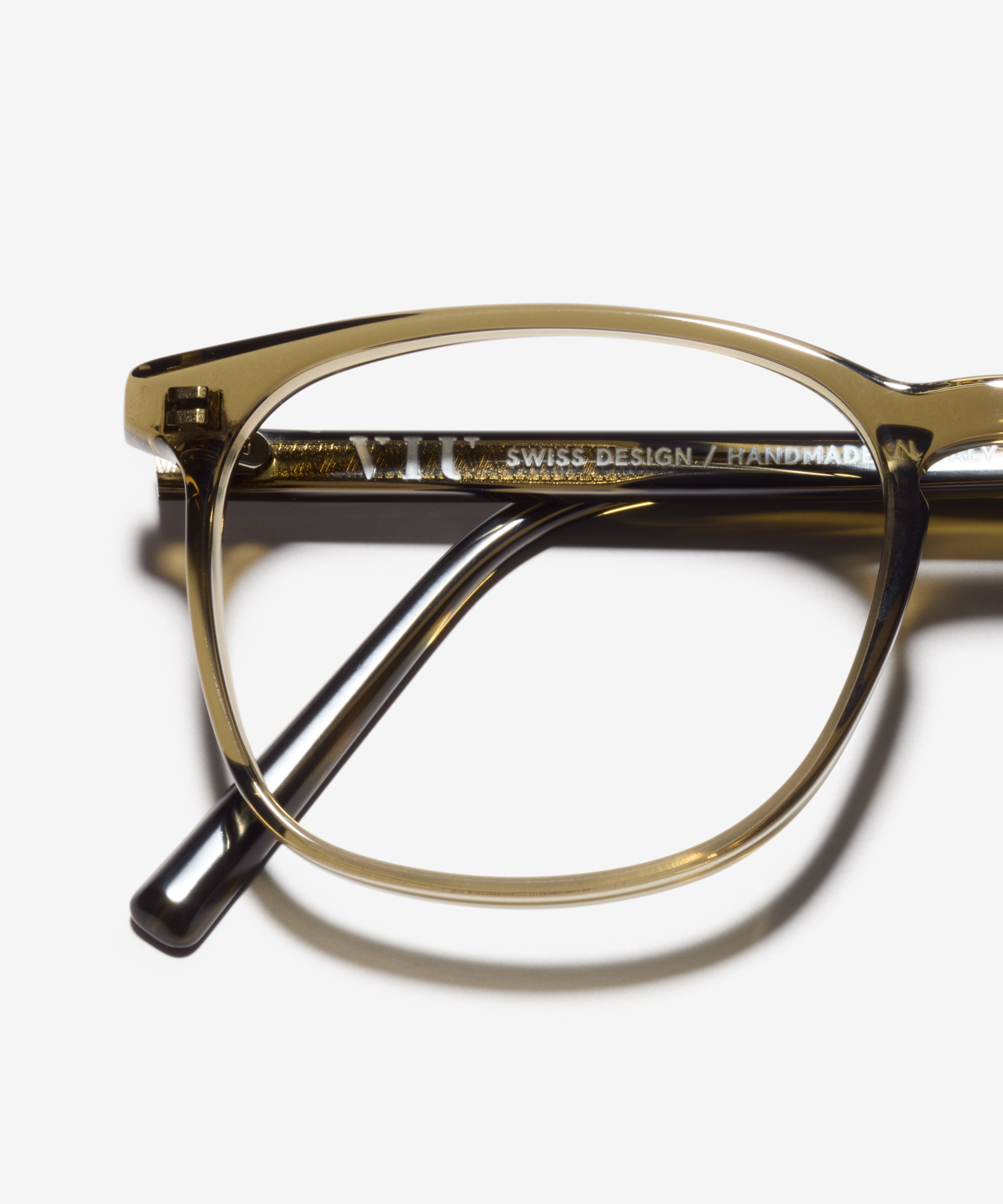 Detail-Bild der Brille The Polite in Farbe Khaki und Größe Mittel
