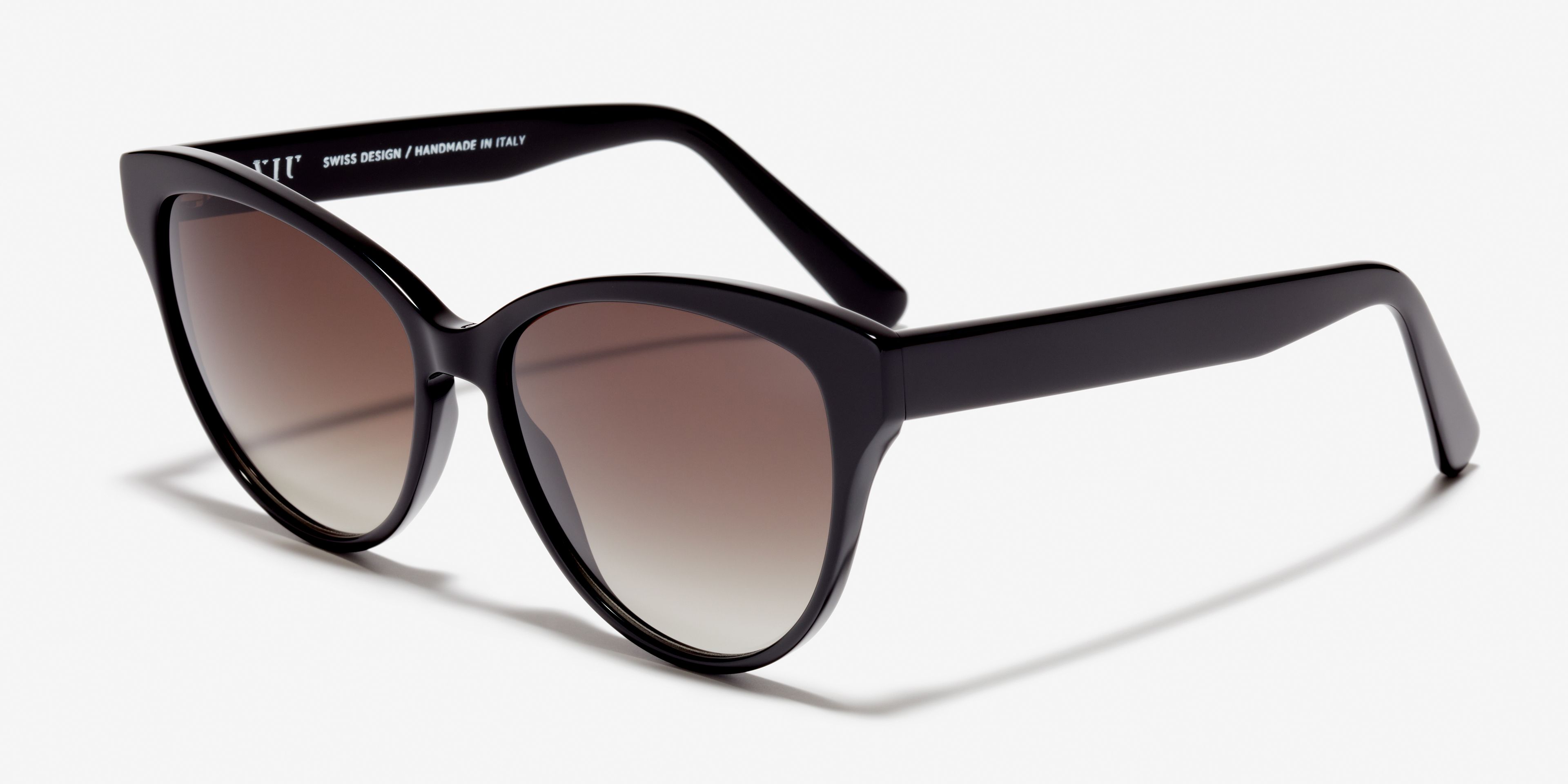 Angle image of the sunglasses The Cosmopolitan in colour Black and size Wide