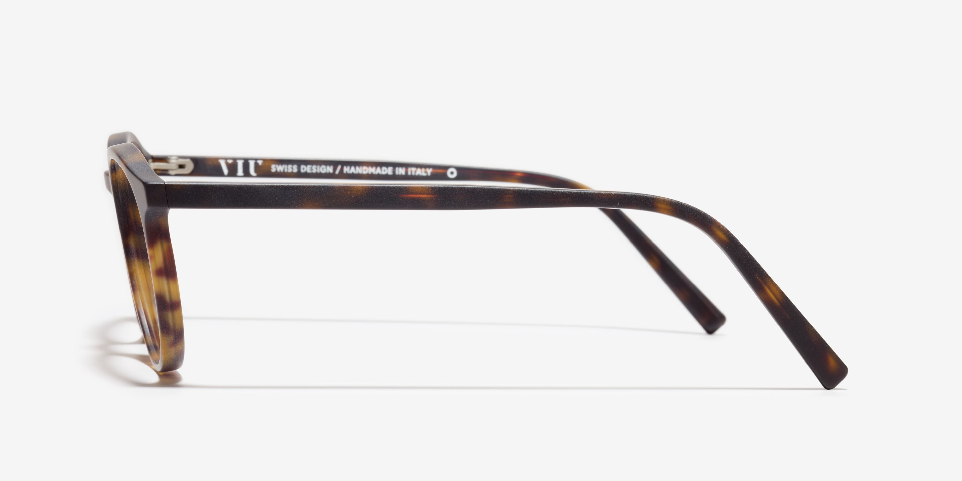 Seite-Bild der Brille The Earnest in Farbe Dark Havana und Größe Mittel