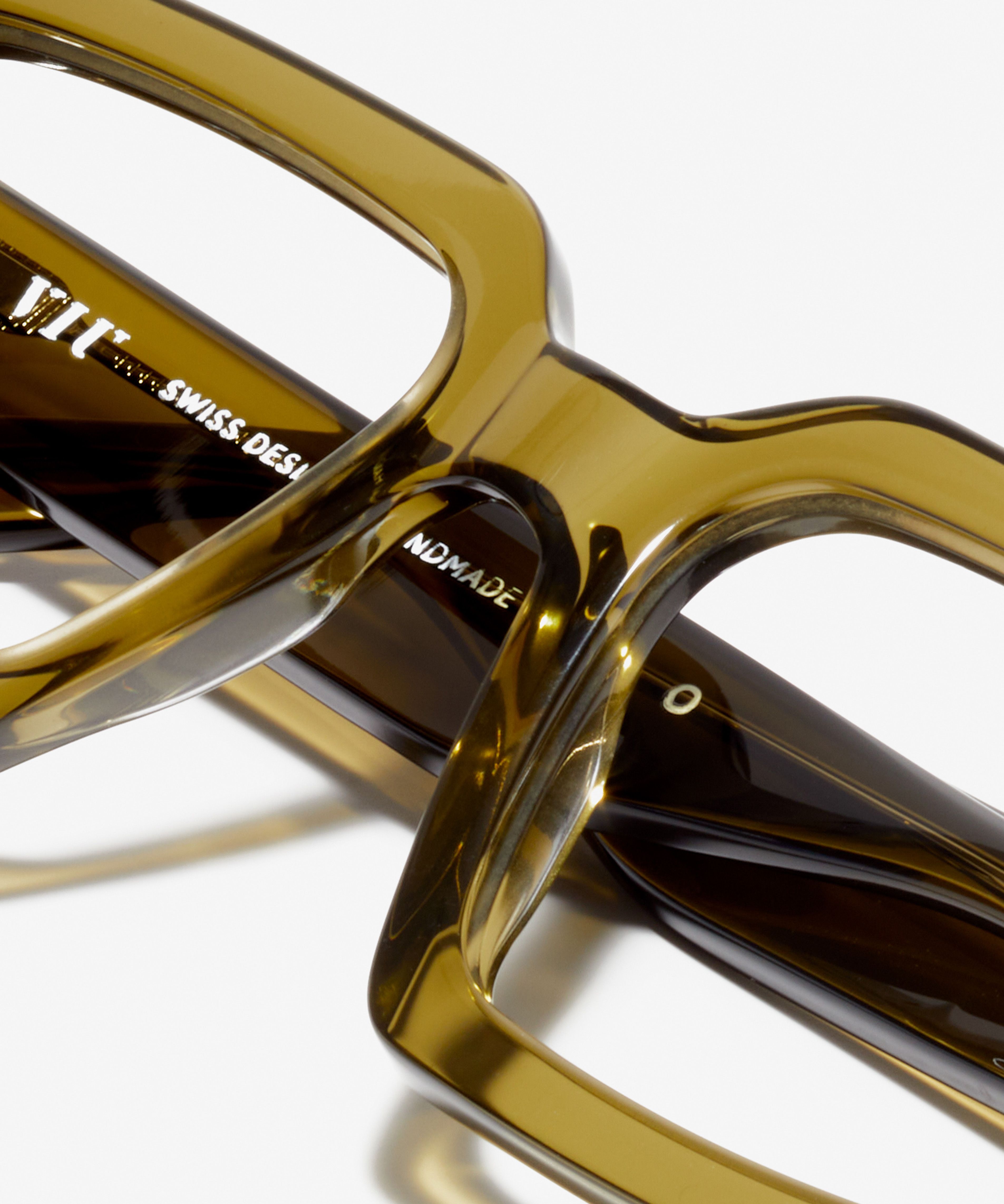 Detail image of the frame The Fearless in colour Olive Green and size Wide