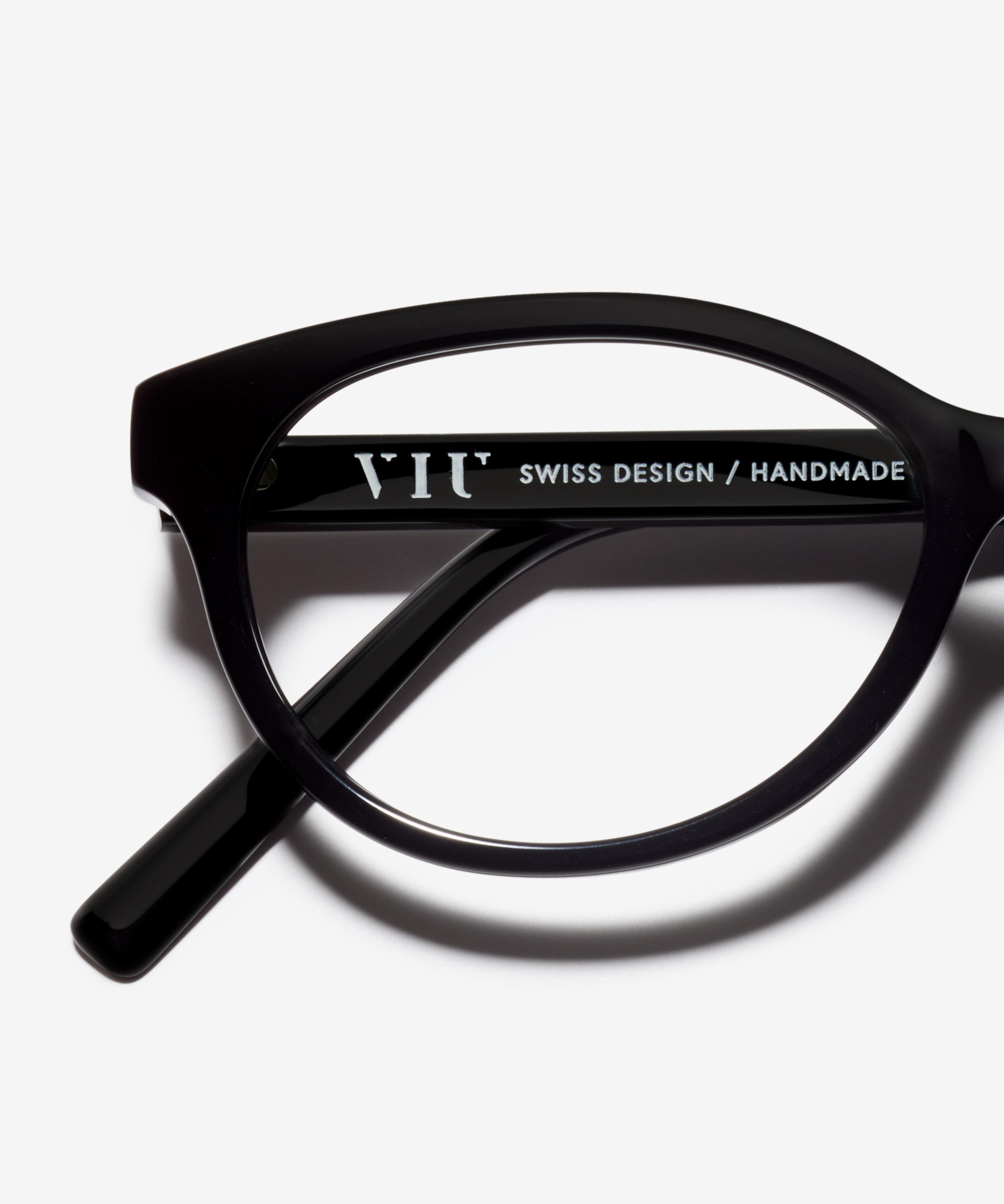 Detail image of the frame The Crush in colour Black and size Medium