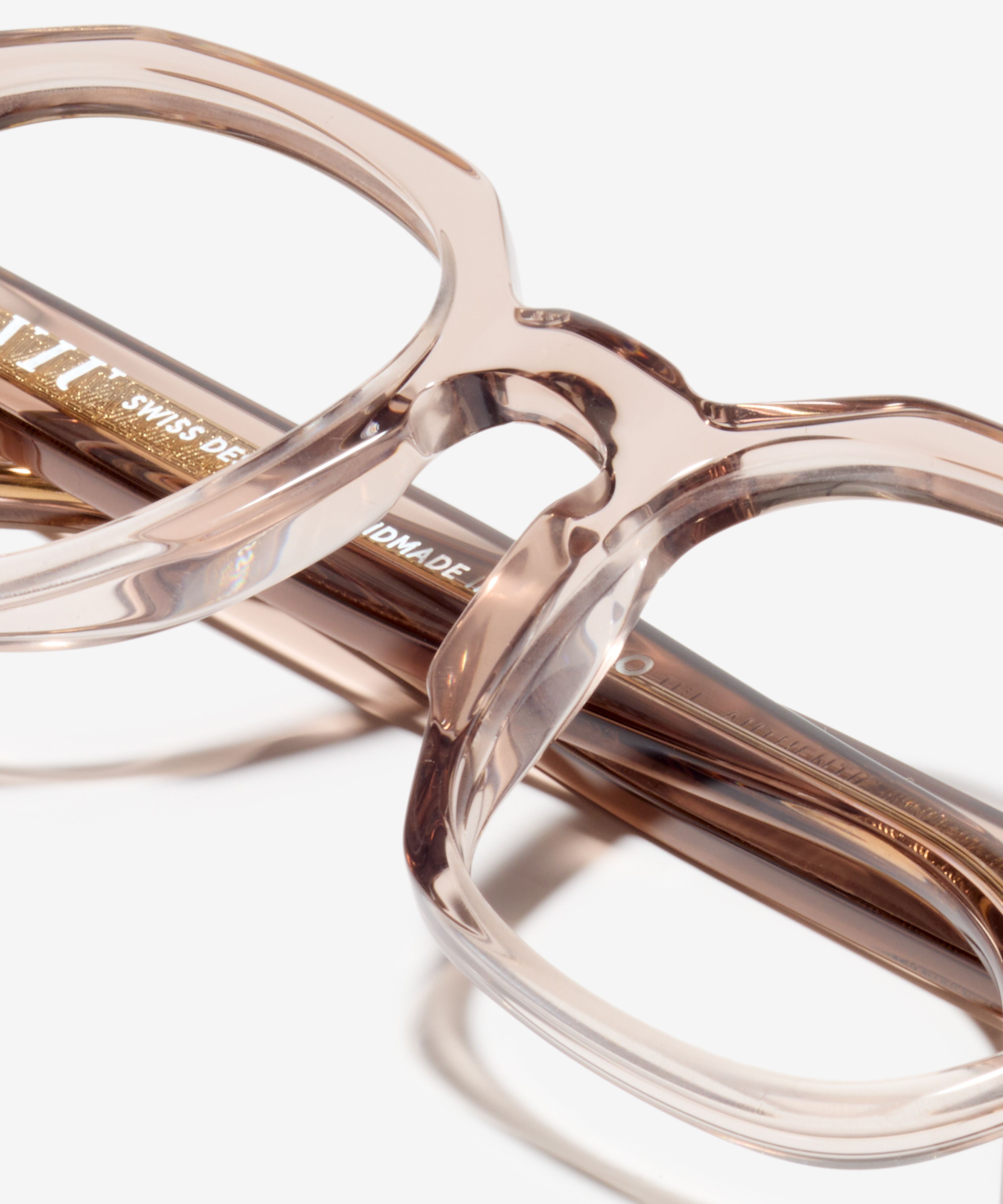Detail image of the frame The Authentic in colour Pale Brown and size Wide