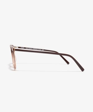 Seite-Bild der Brille The Honest in Farbe Dark Rum und Grösse Mittel