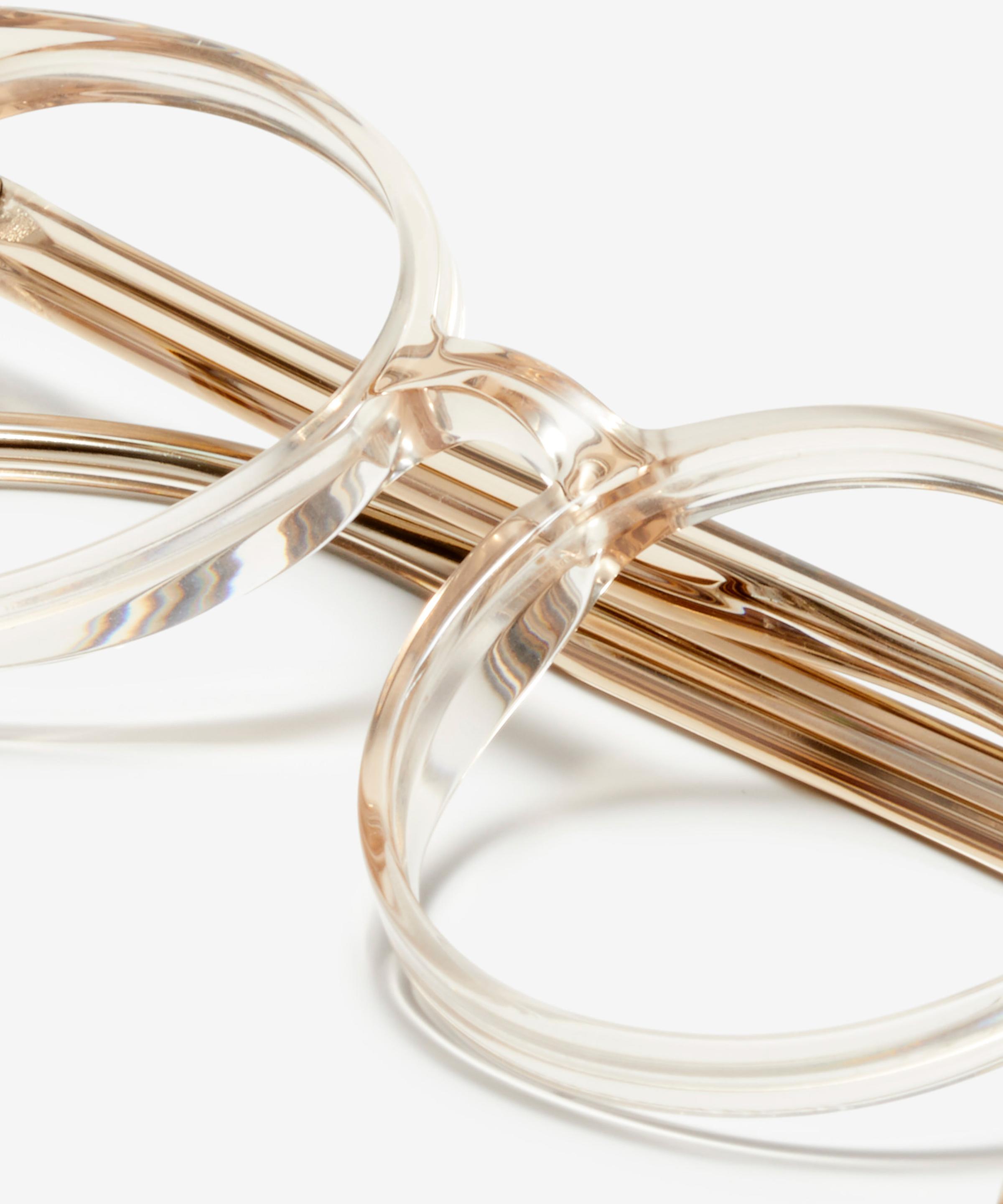 Detail image of the frame The Academic in colour Chardonnay and size Narrow