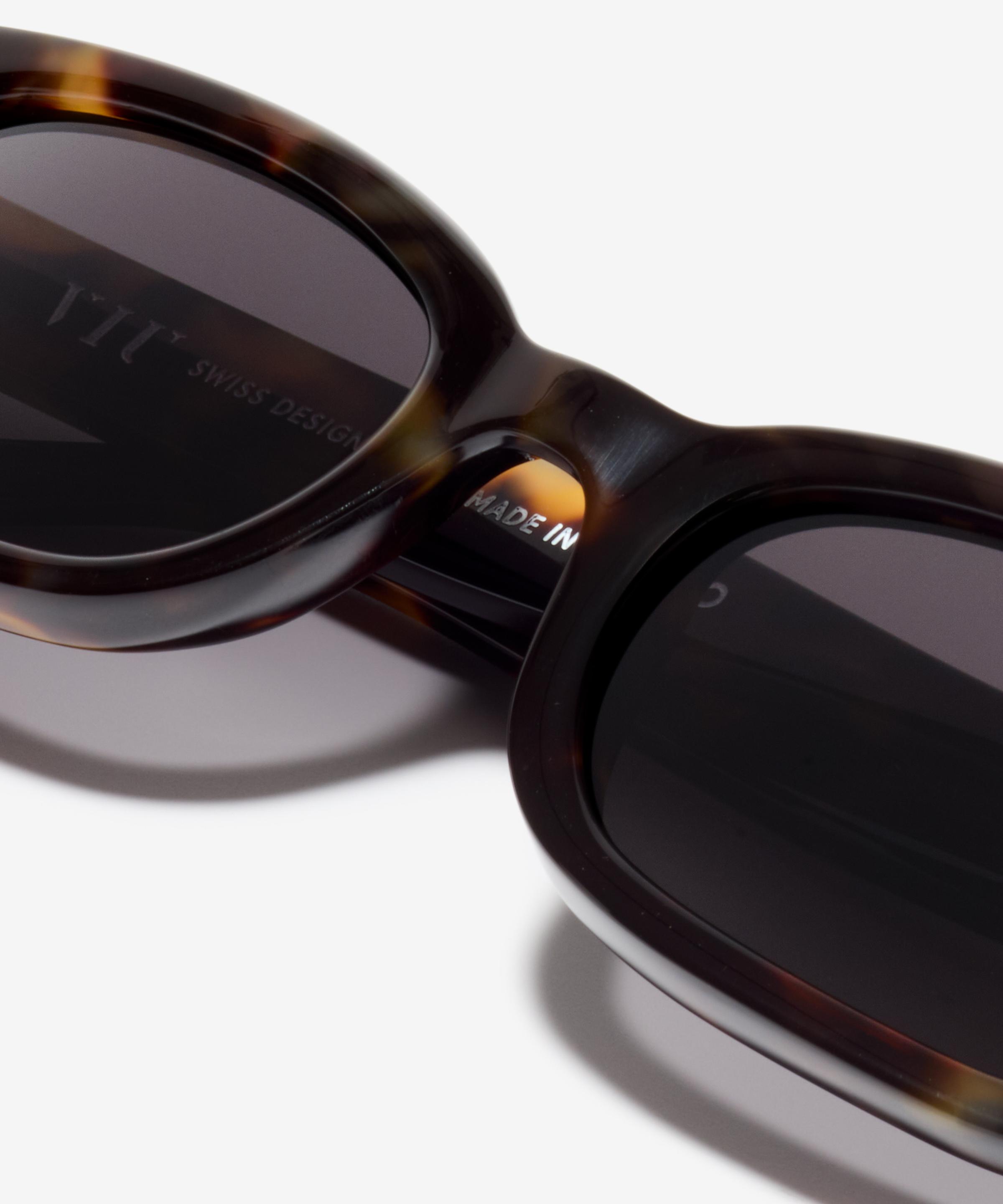 Detail-Bild der Sonnenbrille The Shameless in Farbe Amber Tortoise und Größe Breit