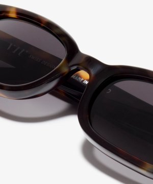 Detail-Bild der Sonnenbrille The Shameless in Farbe Amber Tortoise und Größe Breit