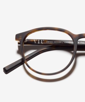 Detail image of the frame The Earnest in colour Dark Havana and size Medium