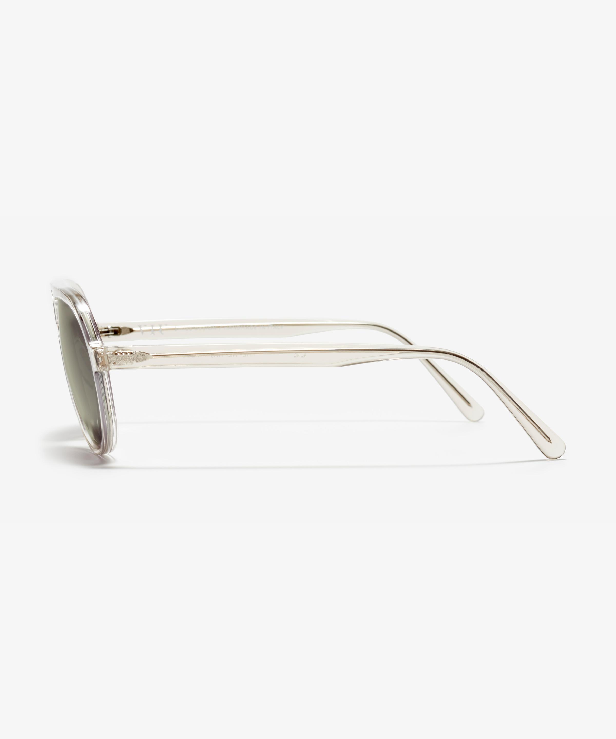 Side image of the sunglasses The Alpha in colour Ice Transparent and size Wide