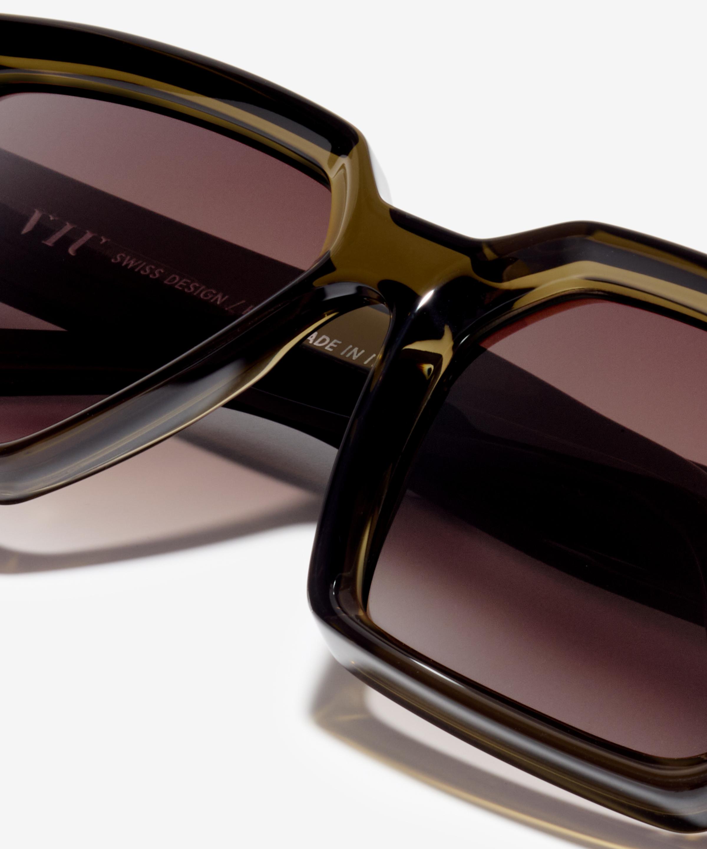 Detail-Bild der Sonnenbrille The Savage in Farbe Khaki und Größe Breit
