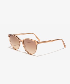 Angle image of the sunglasses The Savvy in colour Champagne and size Medium