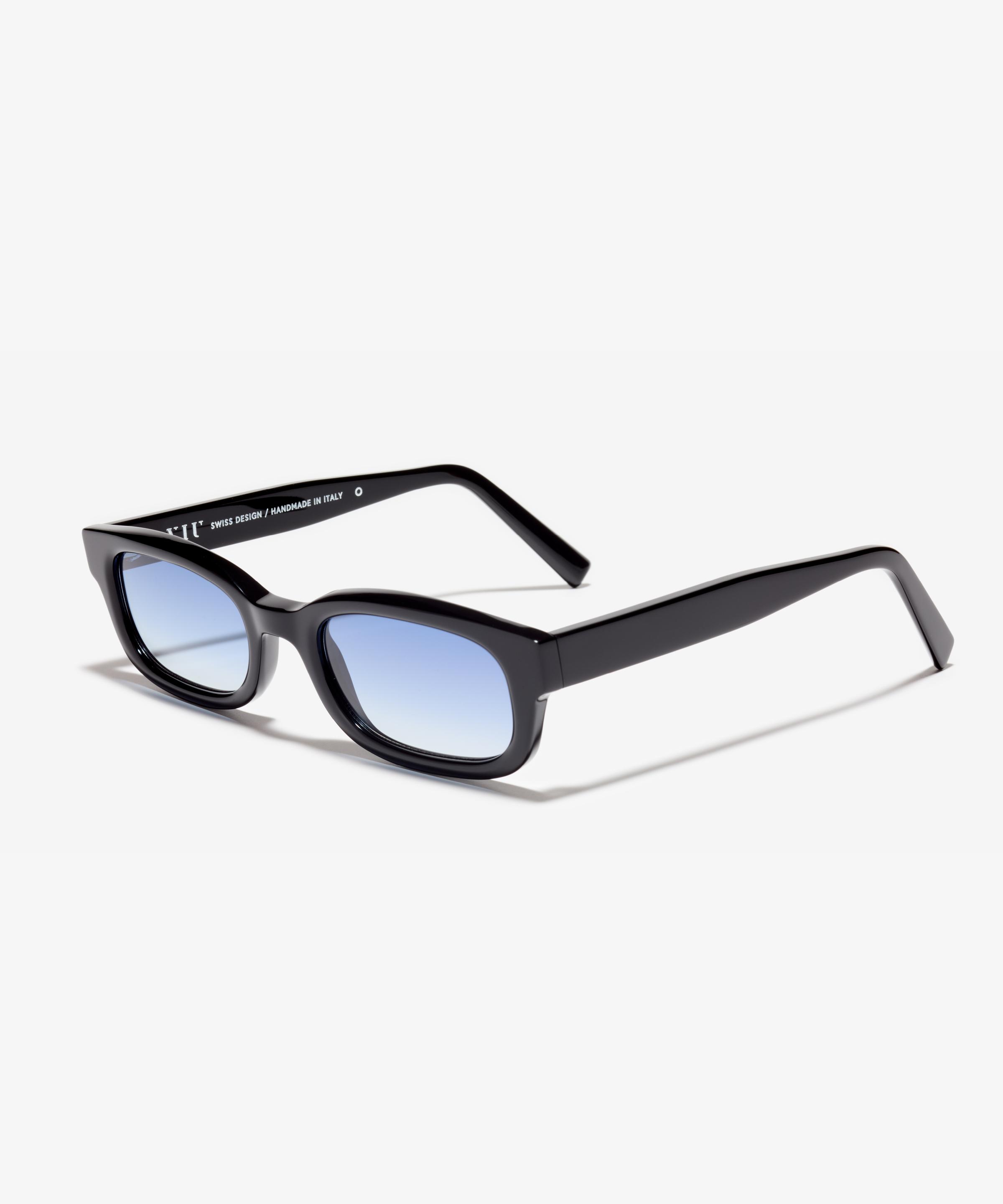 Schräg-Bild der Sonnenbrille The Shameless in Farbe Black und Größe Breit
