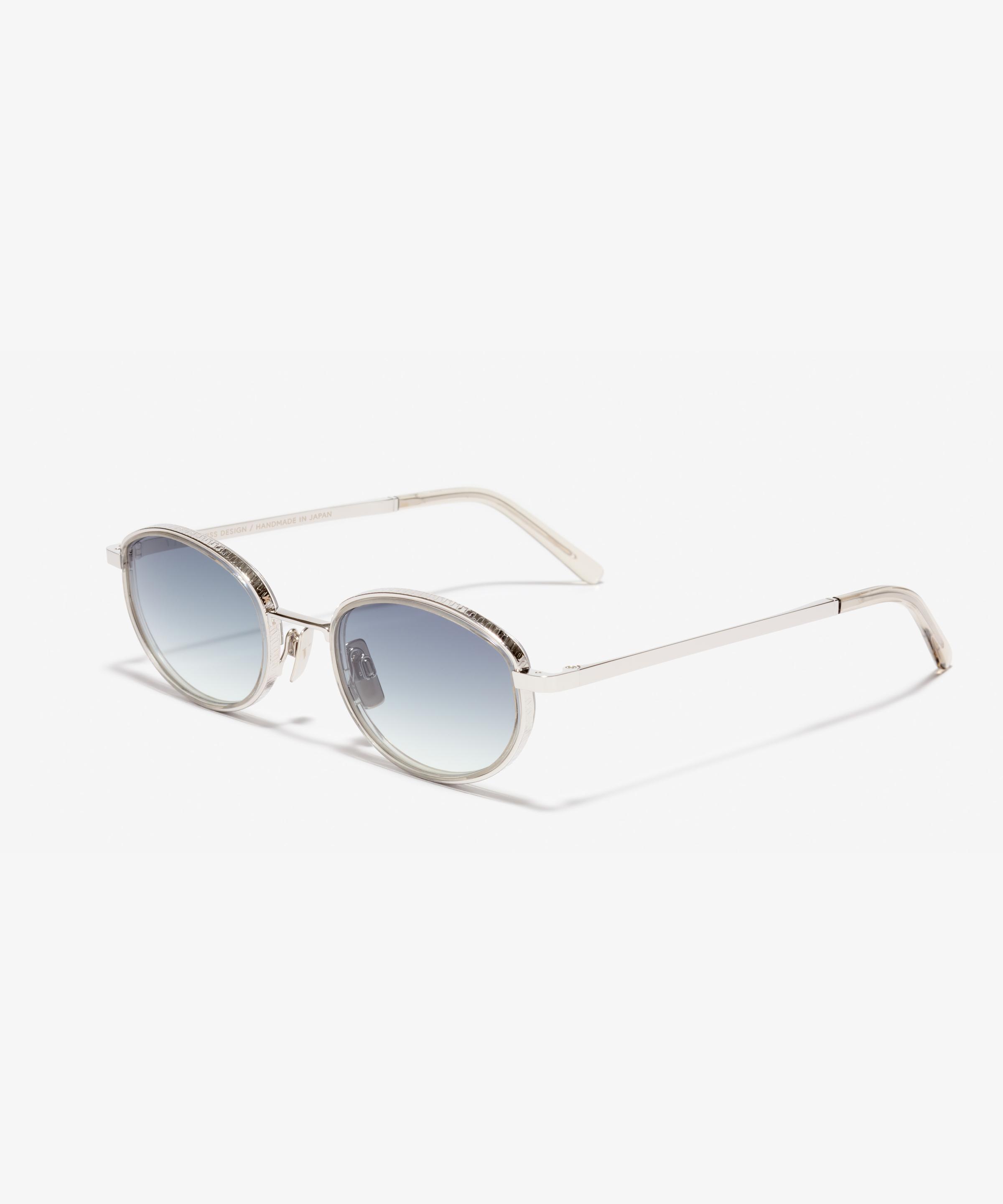 Schräg-Bild der Sonnenbrille The Icon Ace in Farbe Silver und Grösse Mittel
