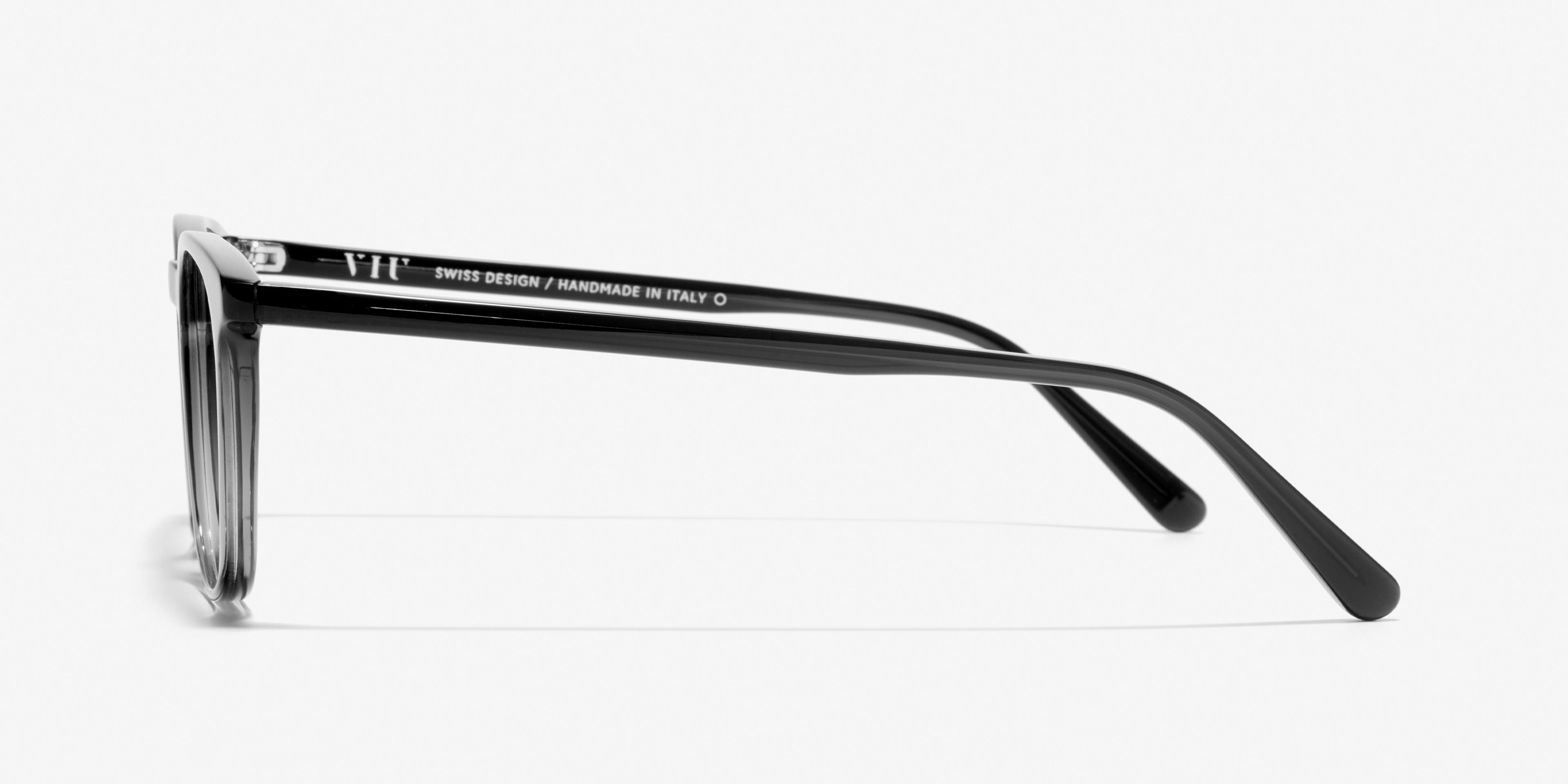 Side image of the frame The Formal in colour Black Transparent and size Medium