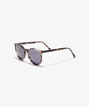 Angle image of the sunglasses The Caring in colour Berry Havana and size Medium