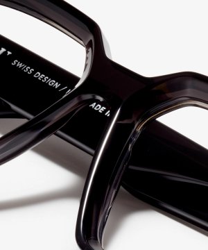 Detail image of the frame The Savage in colour Black Transparent and size Wide