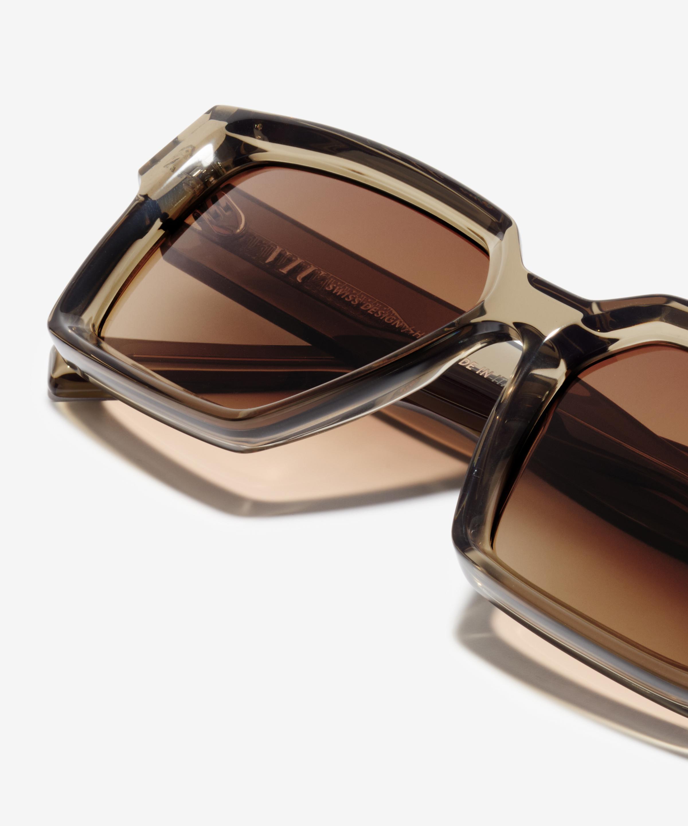 Detail image of the sunglasses The Savage in colour Light Khaki and size Wide