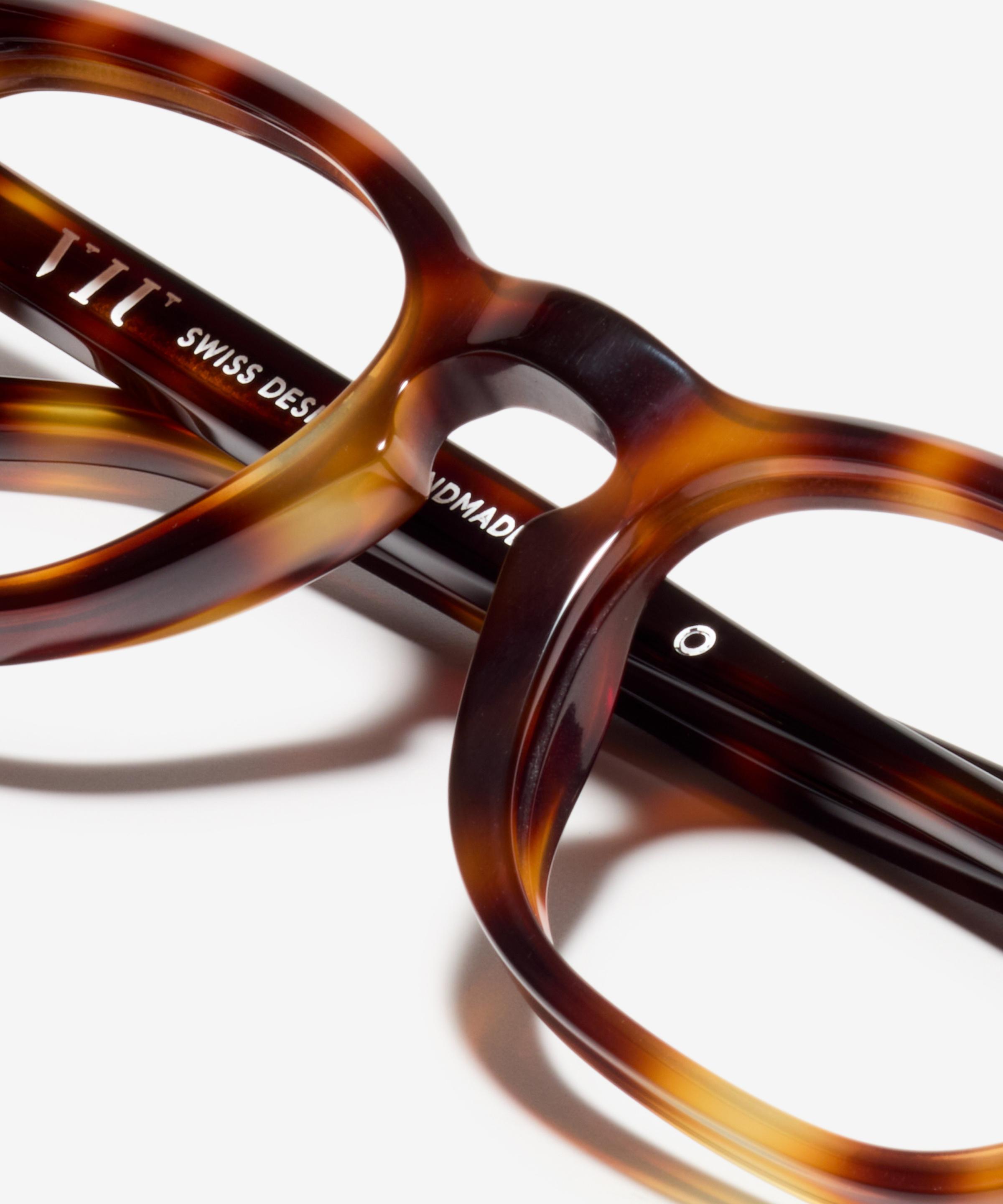 Detail image of the frame The Insight in colour Oak Havana and size Medium