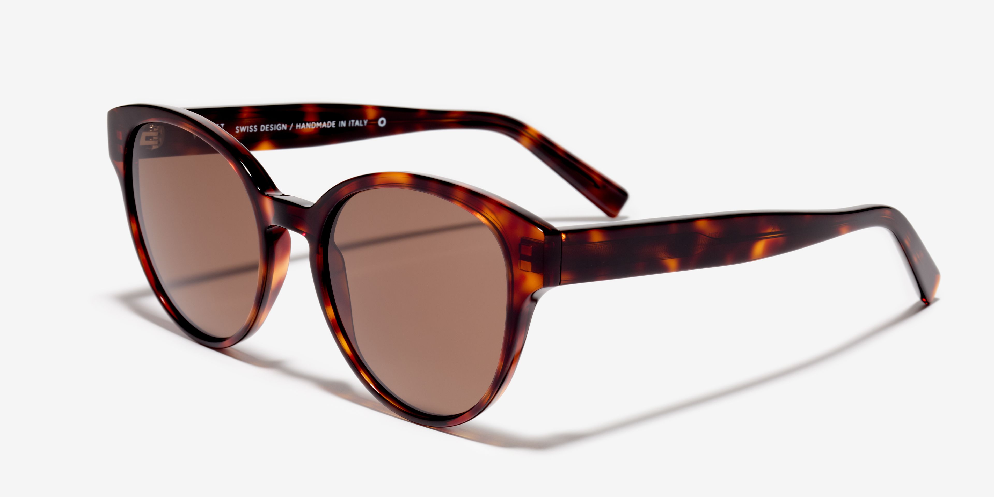Schräg-Bild der Sonnenbrille The Dazzling in Farbe Tortoise und Grösse Mittel