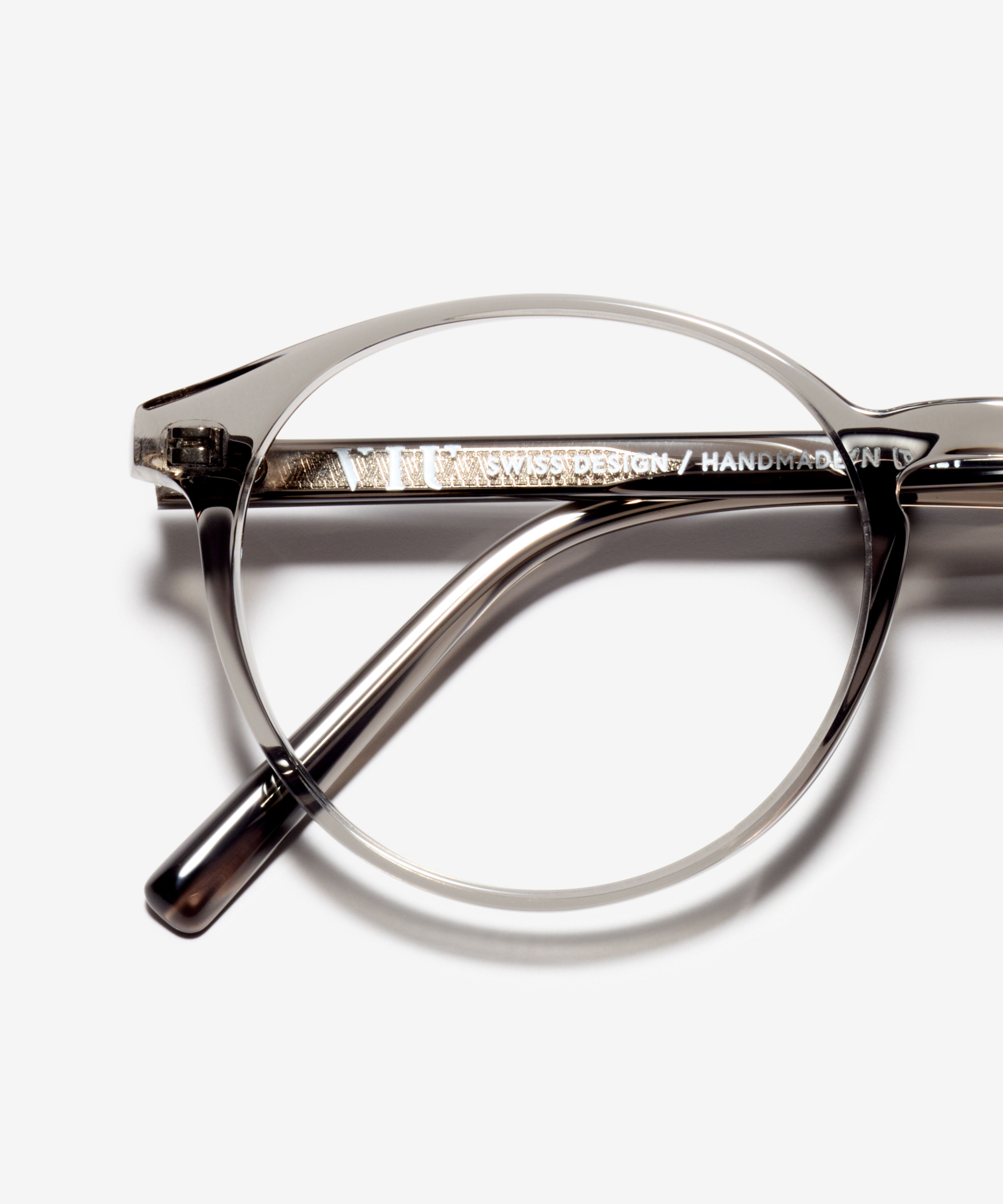 Detail image of the frame The Dapper in colour Smoke and size Wide