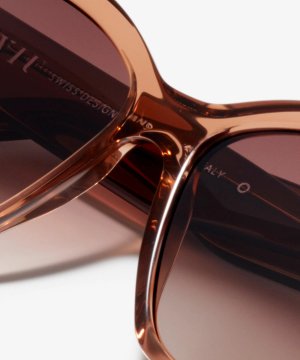 Detail image of the sunglasses The Spark in colour Rose Tan and size Medium