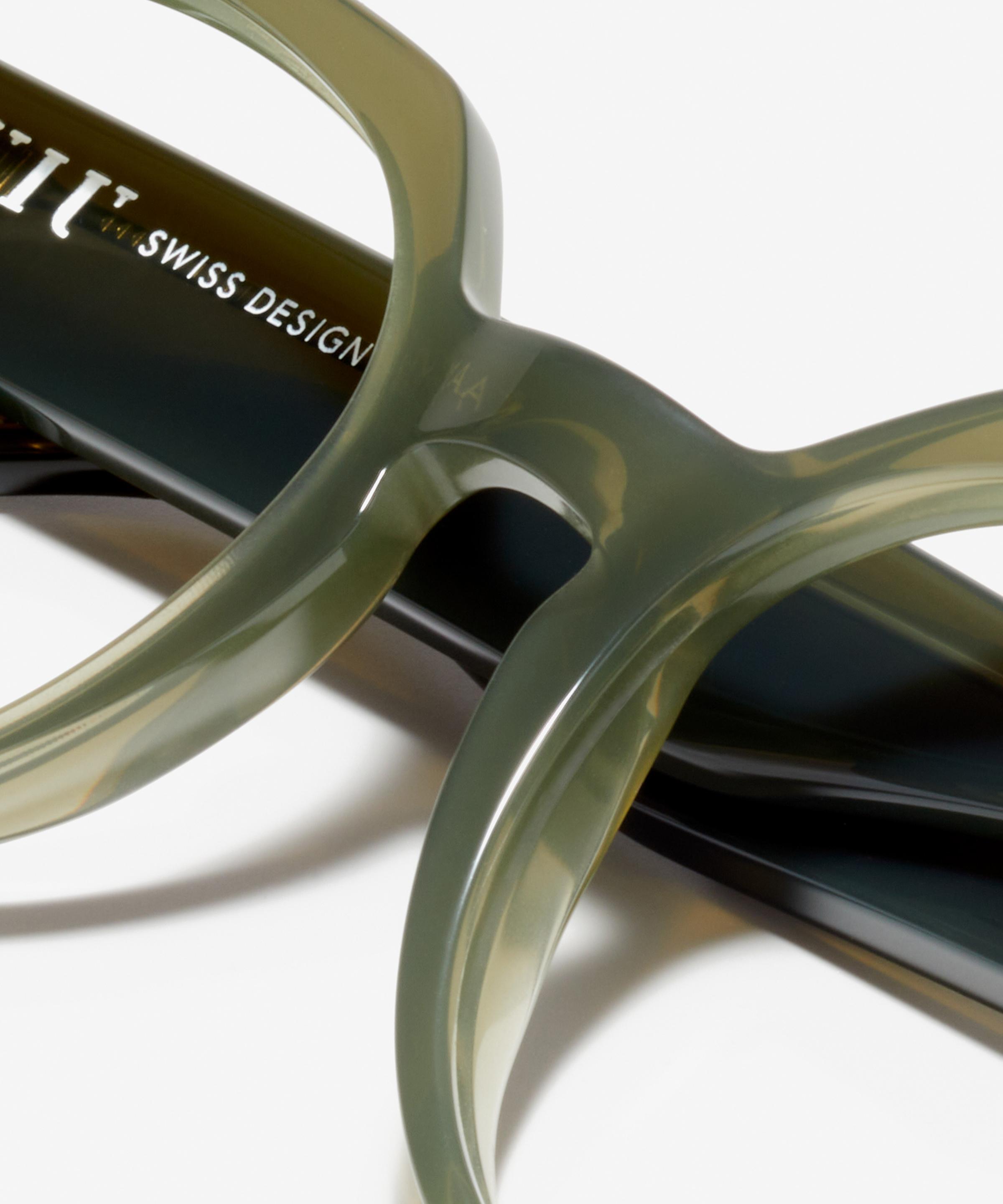 Detail-Bild der Brille The Chic in Farbe Milky Green und Größe Mittel