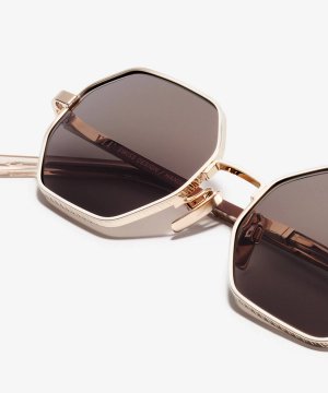 Image Détail de la paire de lunettes de soleil The Clash en couleur Star Gold et taille Moyens