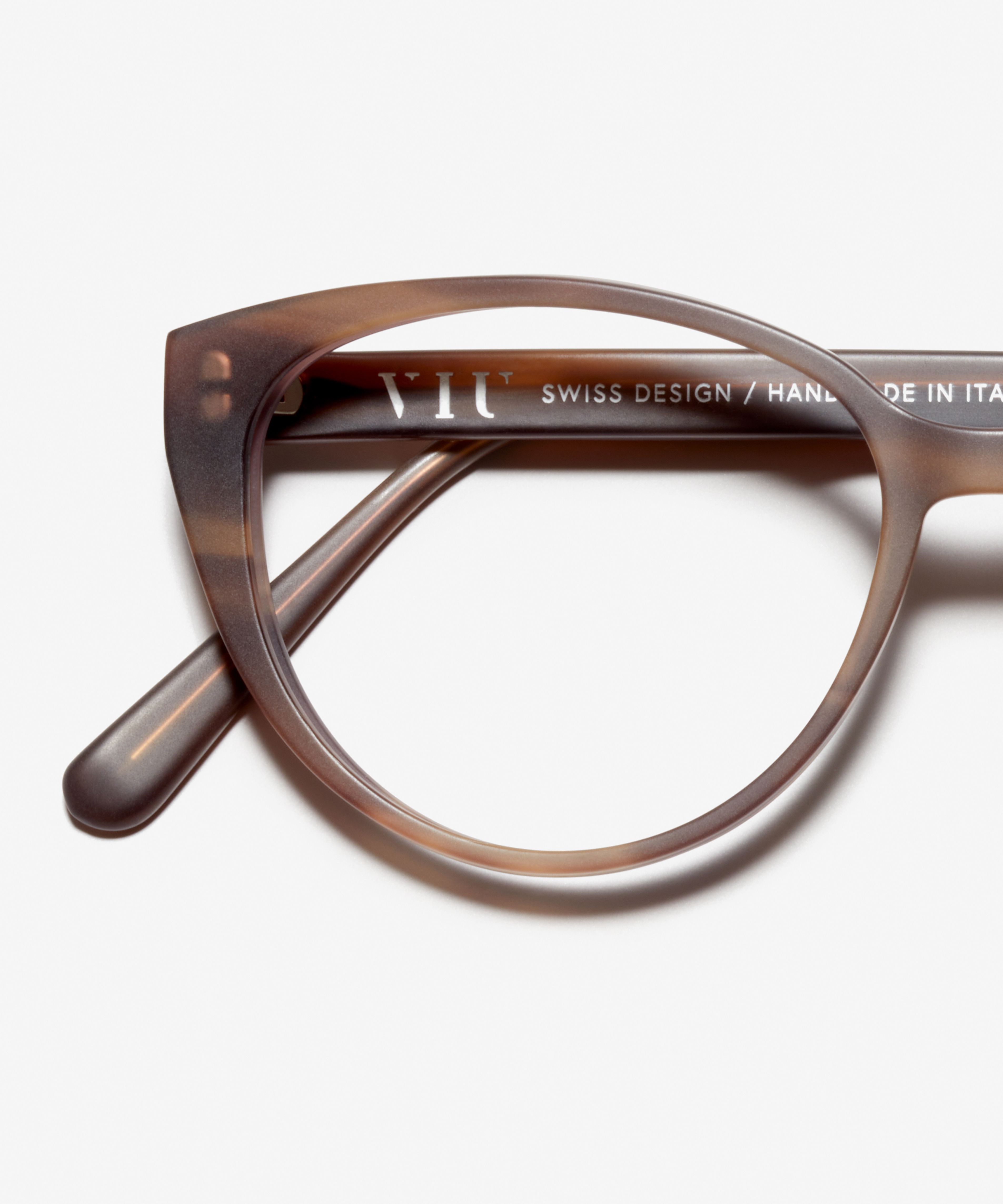 Detail-Bild der Brille The Cheerful in Farbe Horn Brown und Grösse Schmal