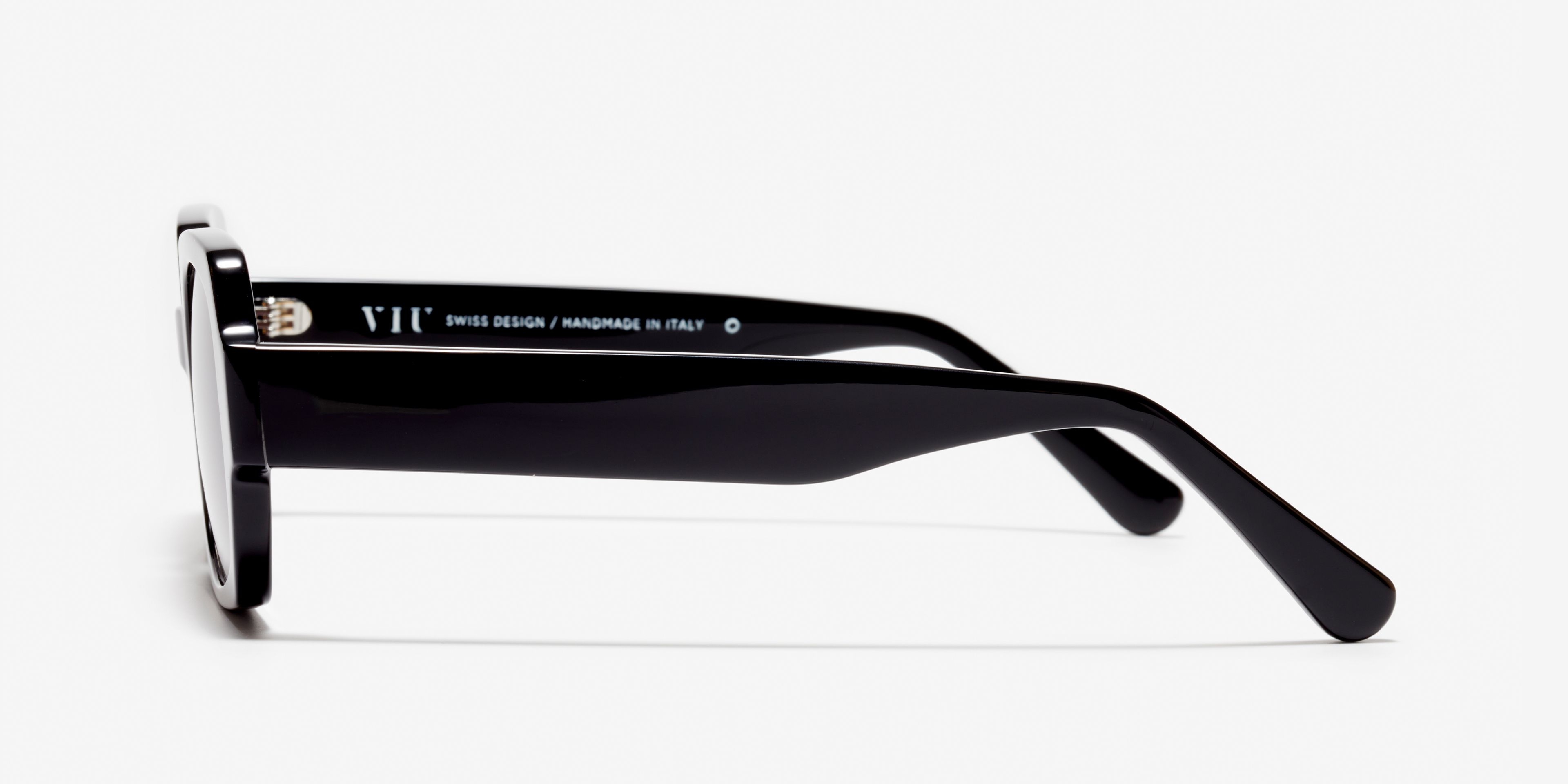 Seite-Bild der Sonnenbrille The Renegade in Farbe Black und Größe Mittel