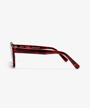 Side image of the sunglasses The Definite in colour Red Havana and size Medium