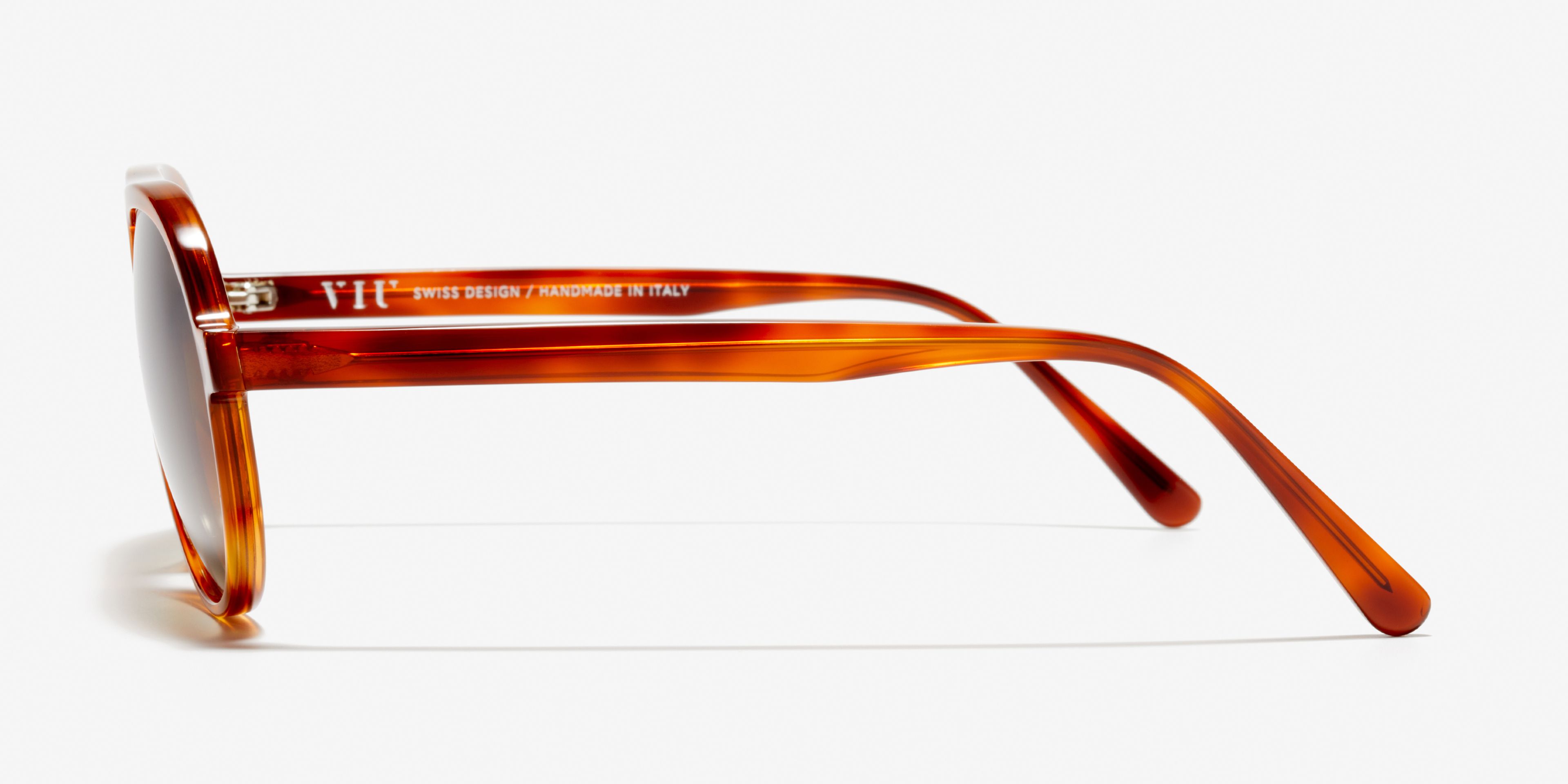 Image Côté de la paire de lunettes de soleil The Alpha en couleur Light Havana et taille Large