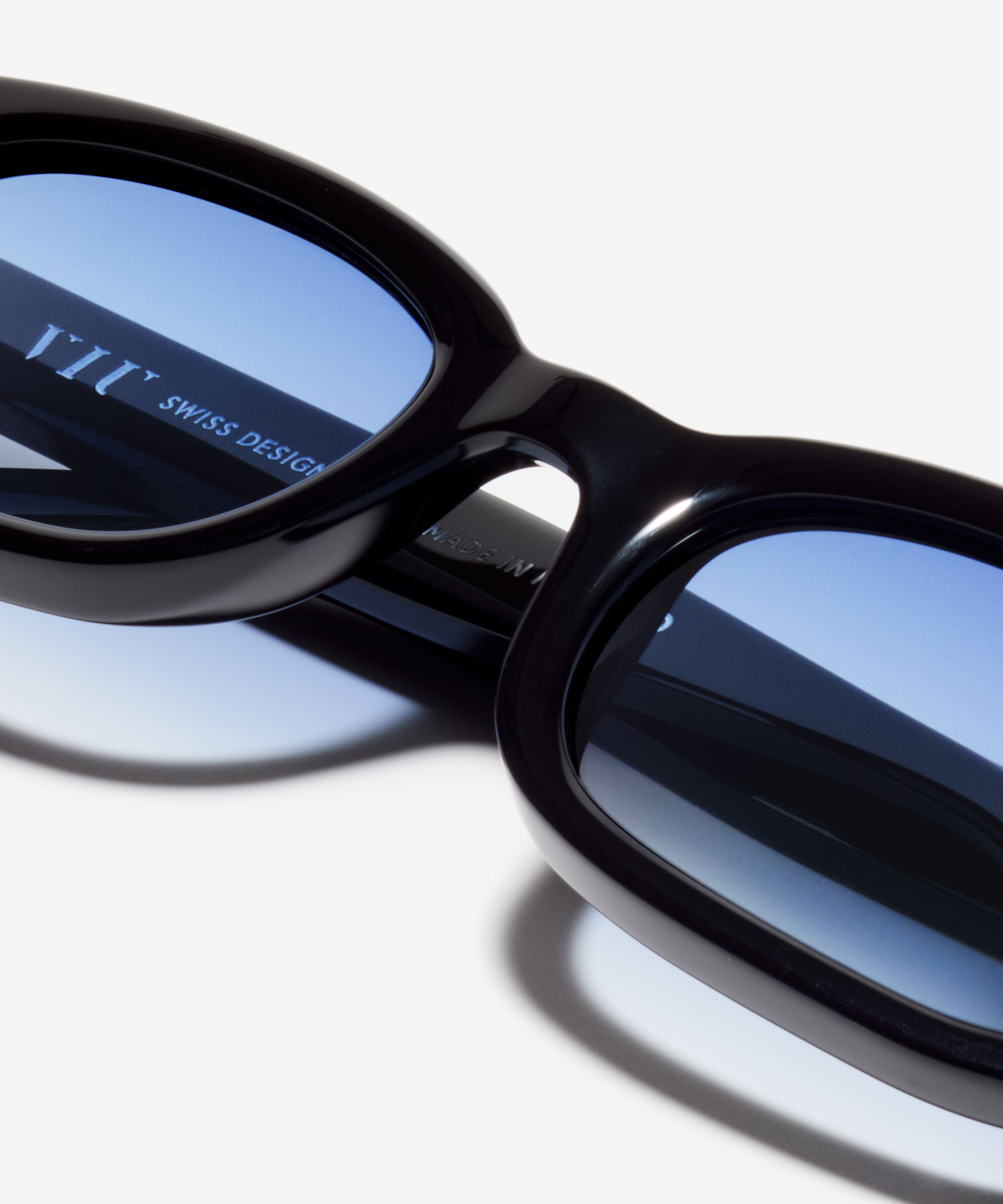 Detail-Bild der Sonnenbrille The Shameless in Farbe Black und Größe Breit