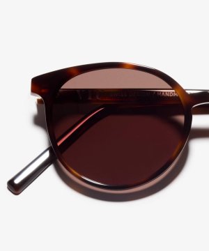 Detail-Bild der Sonnenbrille The Academic in Farbe Cherrywood und Größe Schmal