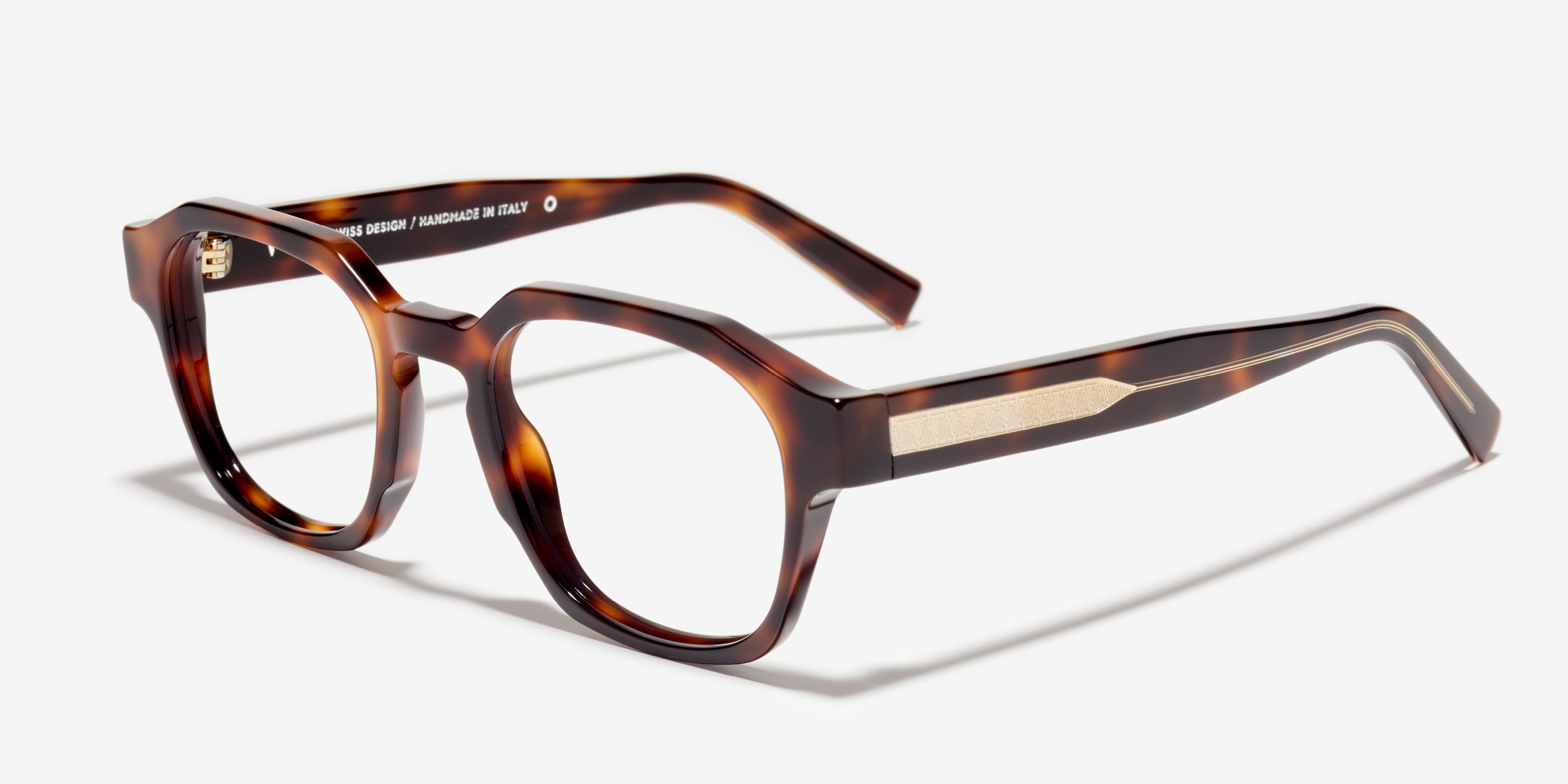 Schräg-Bild der Brille The Authentic in Farbe Cherrywood und Grösse Breit