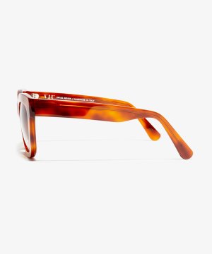 Seite-Bild der Sonnenbrille The Mysterious in Farbe Light Havana und Größe Breit