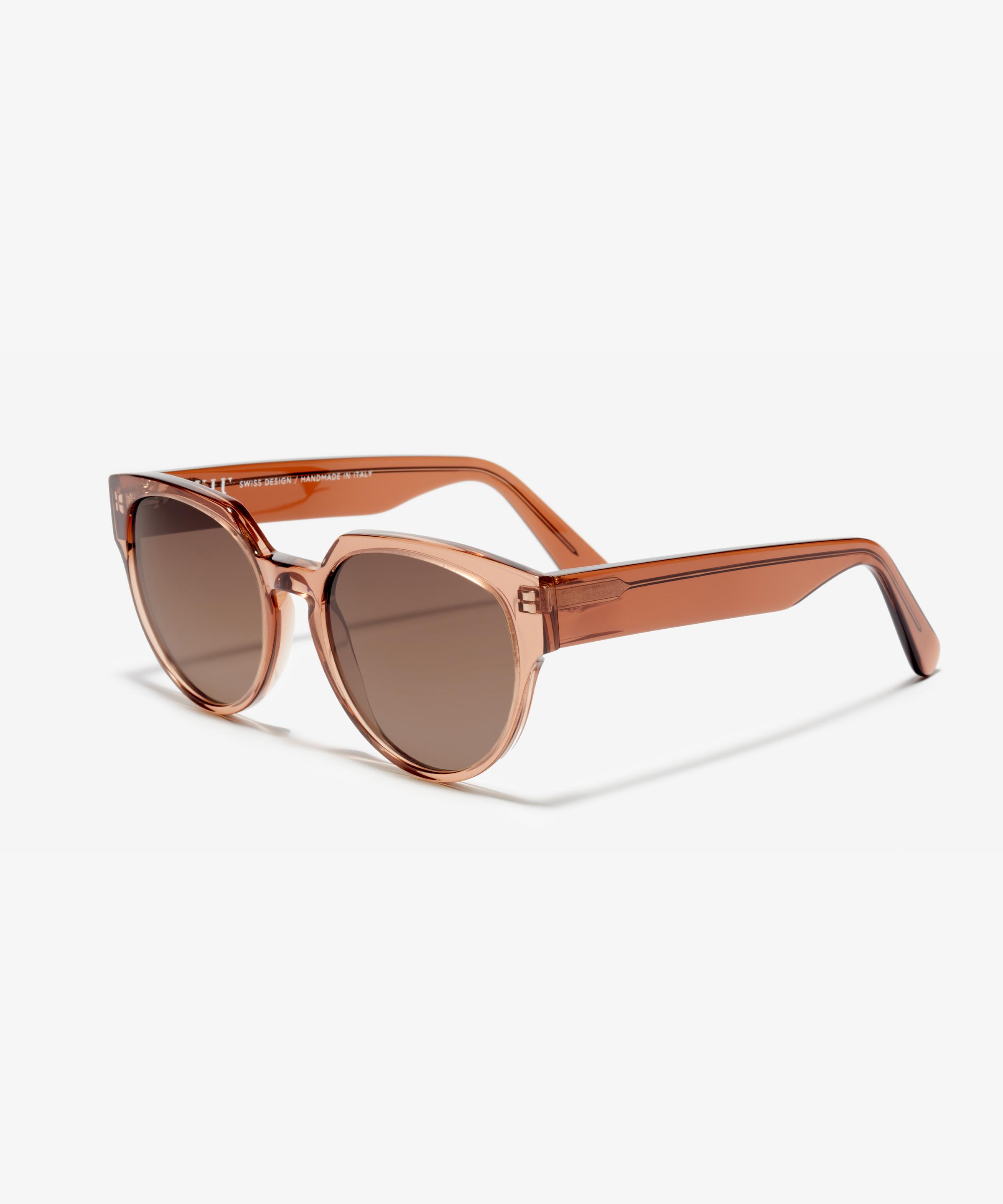 Angle image of the sunglasses The Chic in colour Rose Tan and size Medium